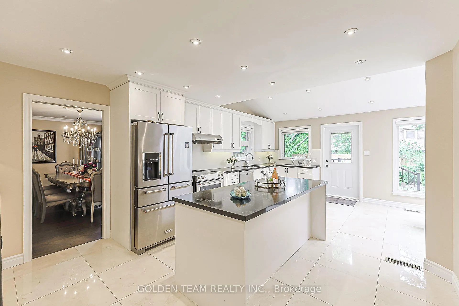 Photo 15 of 13 Elkpath Avenue, North York, St. Andrew-Windfields — HOMEH