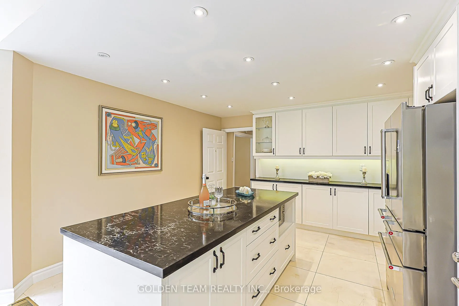 Photo 16 of 13 Elkpath Avenue, North York, St. Andrew-Windfields — HOMEH