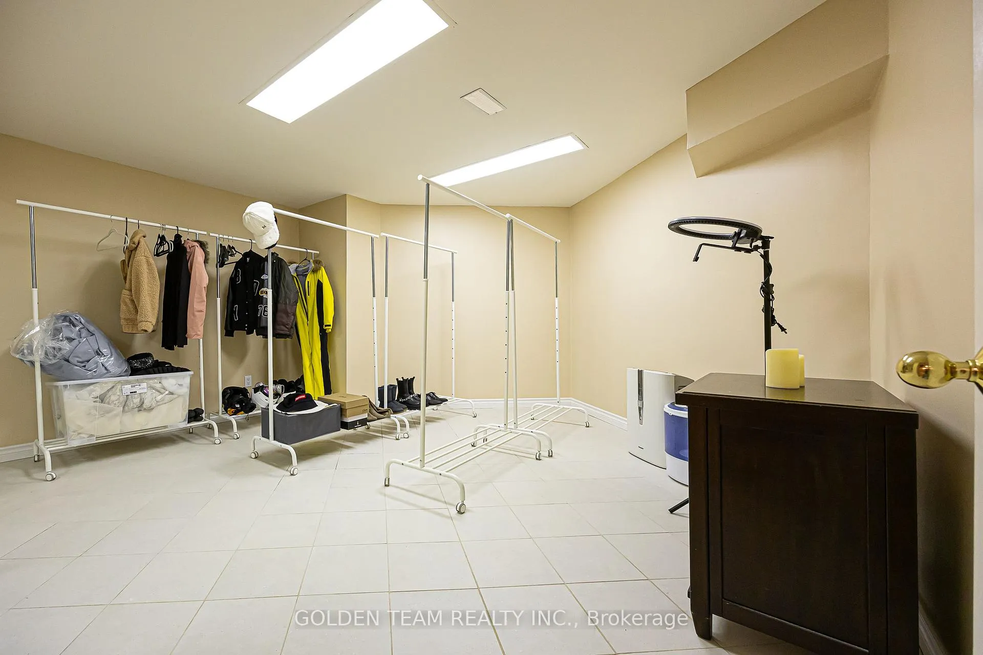 Photo 41 of 13 Elkpath Avenue, North York, St. Andrew-Windfields — HOMEH
