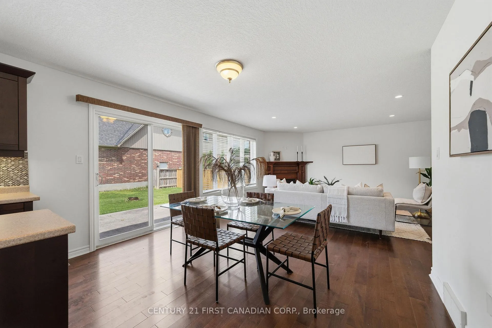 Photo 18 of 126 Radcliffe Crescent, Lucan Biddulph, Lucan — HOMEH