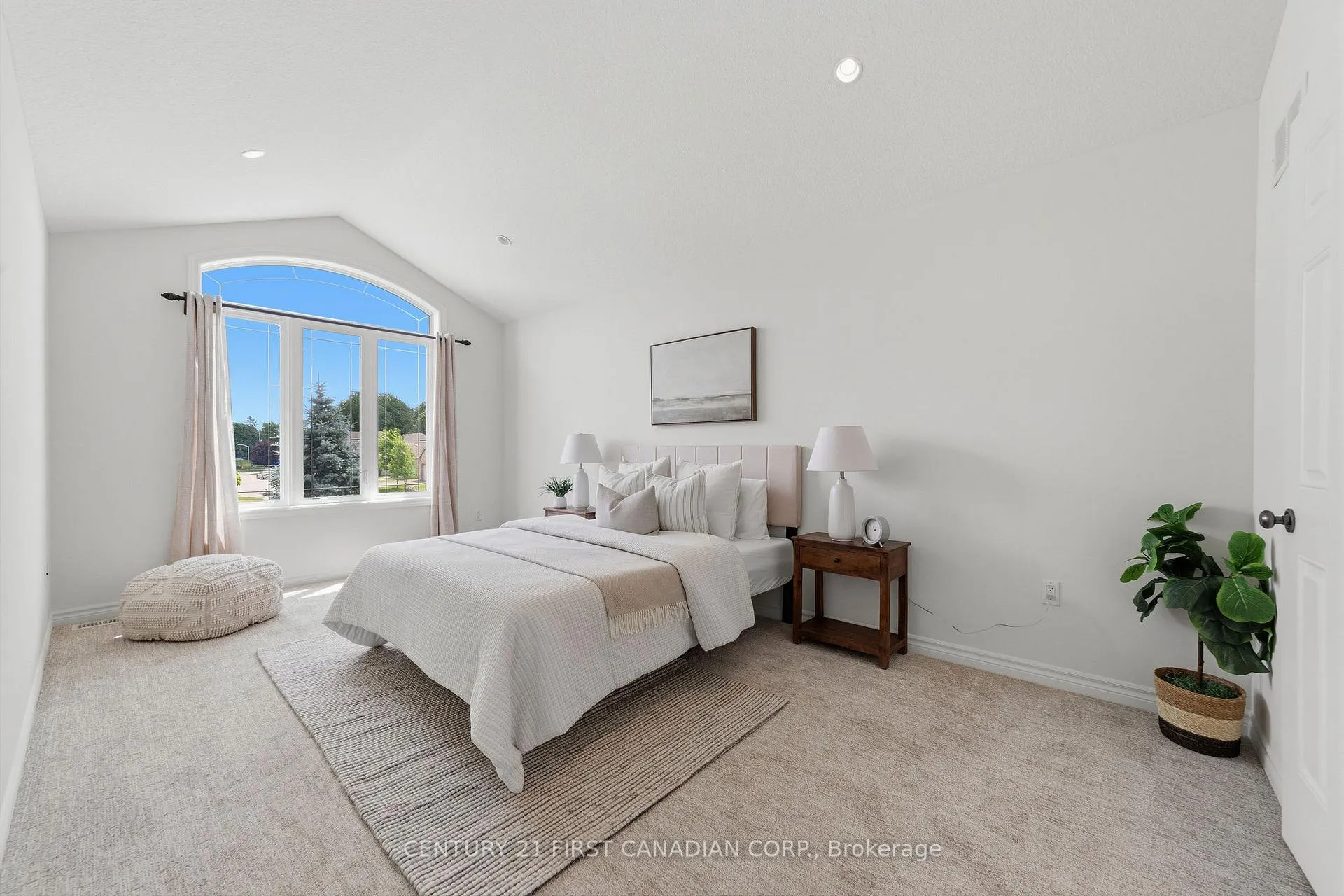Photo 27 of 126 Radcliffe Crescent, Lucan Biddulph, Lucan — HOMEH