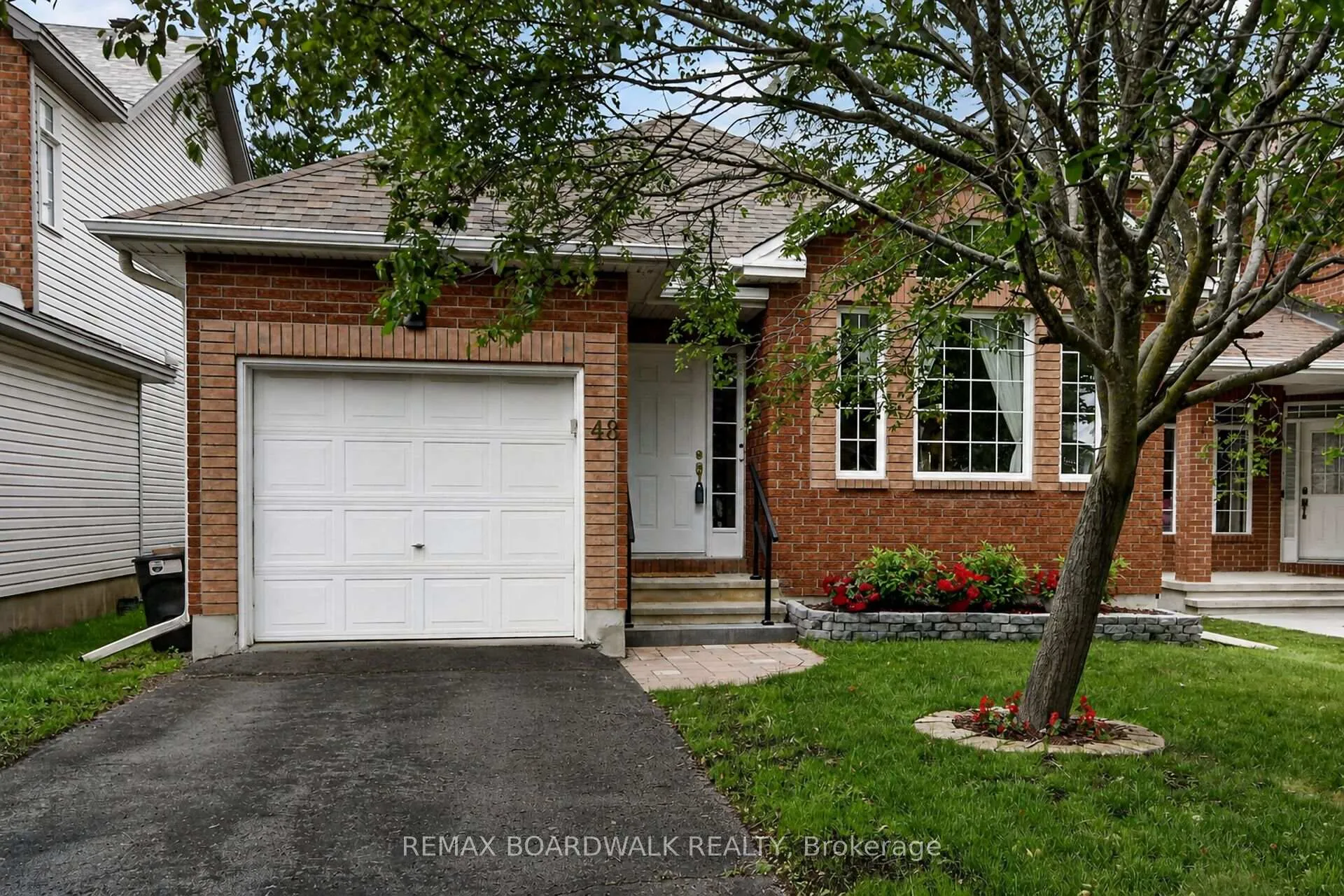 Photo 2 of 48 Maricona Way, Ottawa, Kanata - Kanata Lakes/Heritage Hills — HOMEH