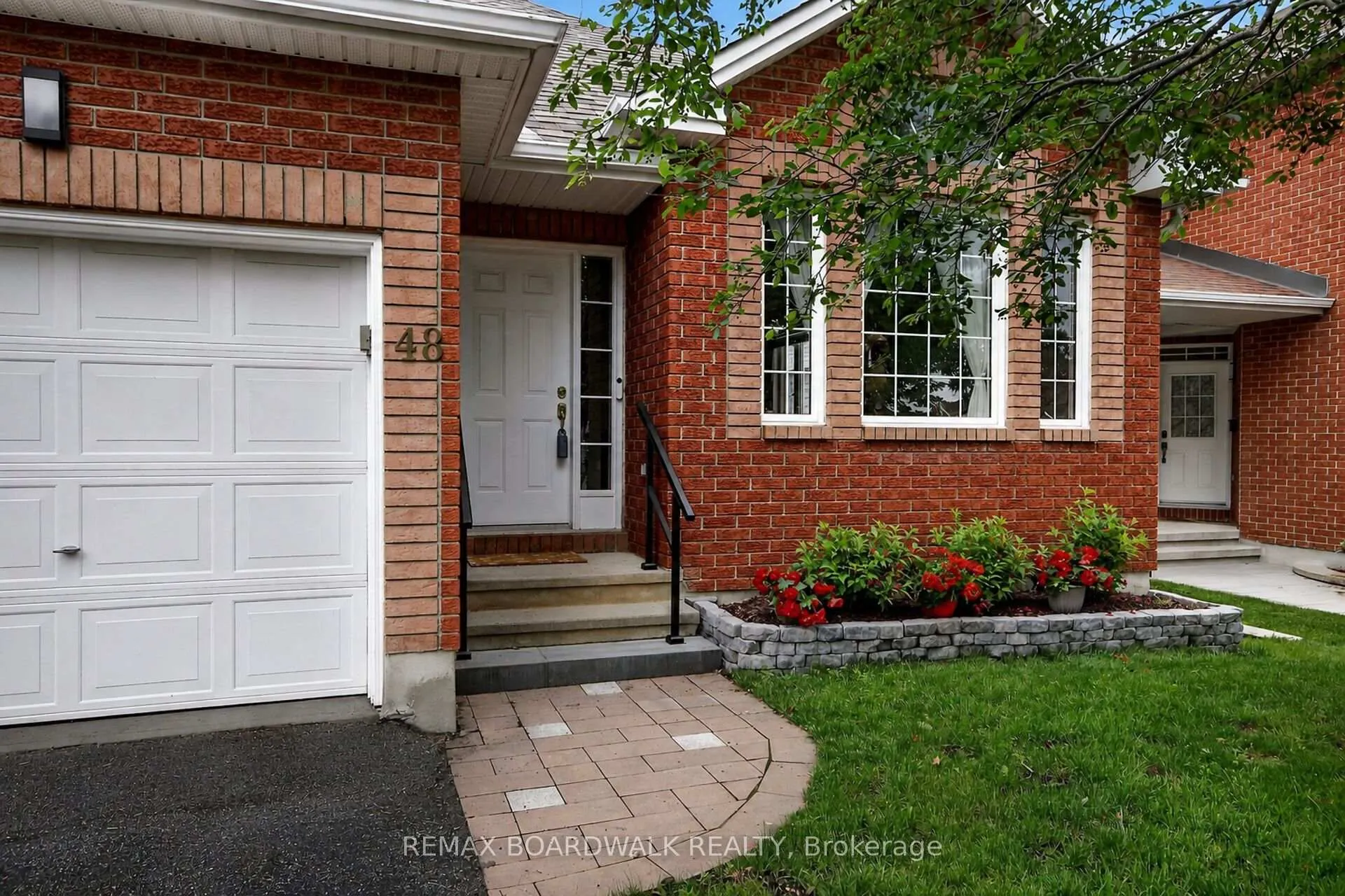 Photo 3 of 48 Maricona Way, Ottawa, Kanata - Kanata Lakes/Heritage Hills — HOMEH