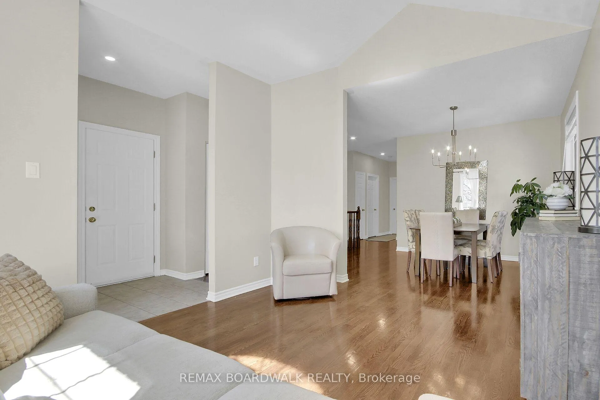 Photo 9 of 48 Maricona Way, Ottawa, Kanata - Kanata Lakes/Heritage Hills — HOMEH