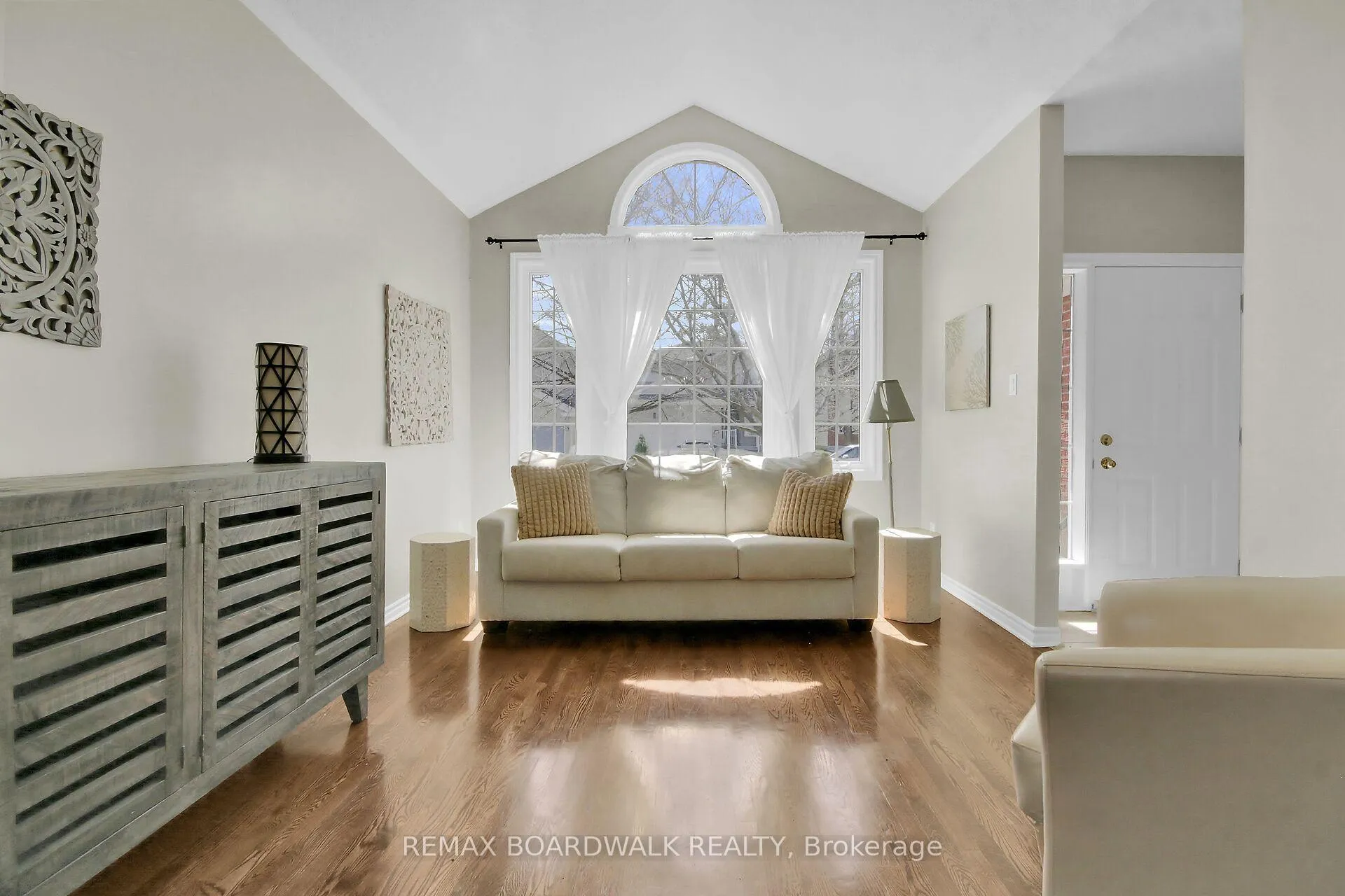 Photo 11 of 48 Maricona Way, Ottawa, Kanata - Kanata Lakes/Heritage Hills — HOMEH