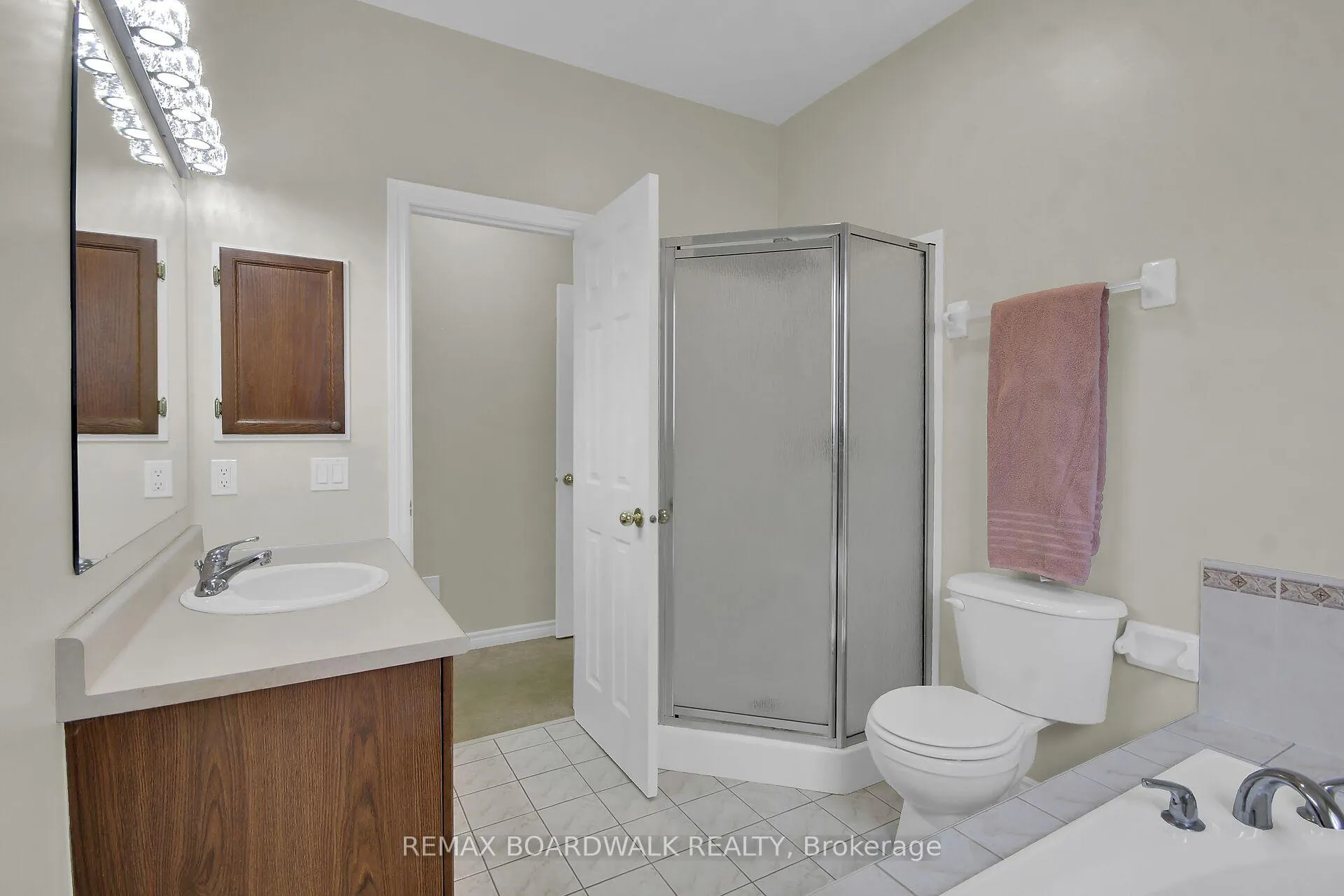 Photo 35 of 48 Maricona Way, Ottawa, Kanata - Kanata Lakes/Heritage Hills — HOMEH