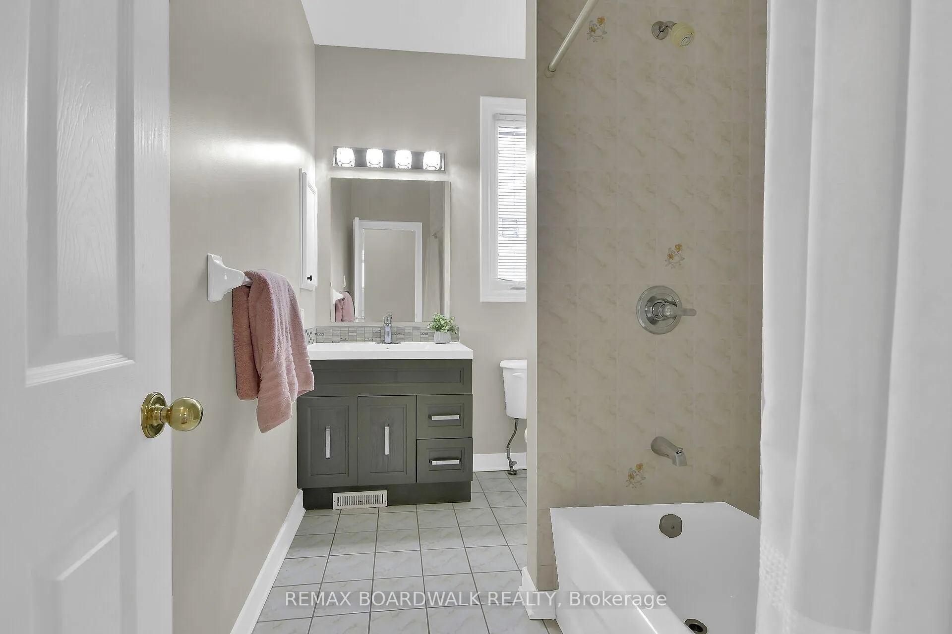 Photo 40 of 48 Maricona Way, Ottawa, Kanata - Kanata Lakes/Heritage Hills — HOMEH