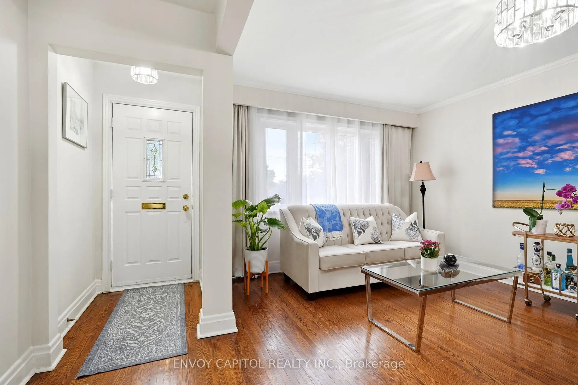 Photo 5 of 26 Deevale Road, North York, Downsview-Roding-CFB — HOMEH