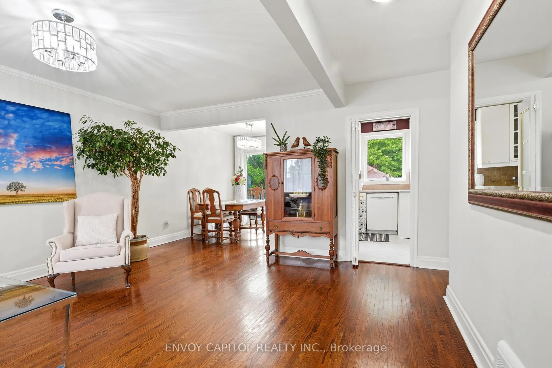 Photo 6 of 26 Deevale Road, North York, Downsview-Roding-CFB — HOMEH