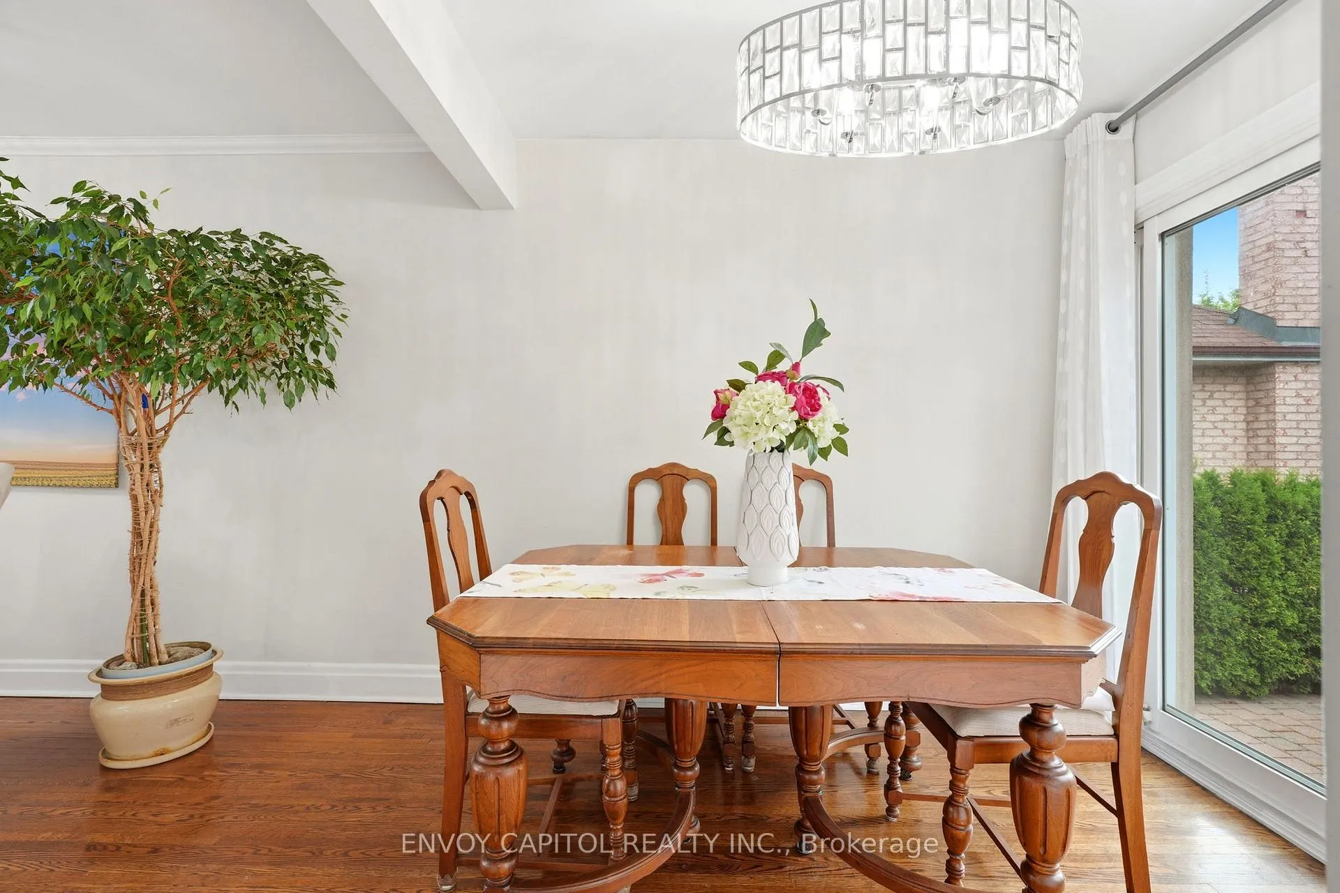 Photo 10 of 26 Deevale Road, North York, Downsview-Roding-CFB — HOMEH
