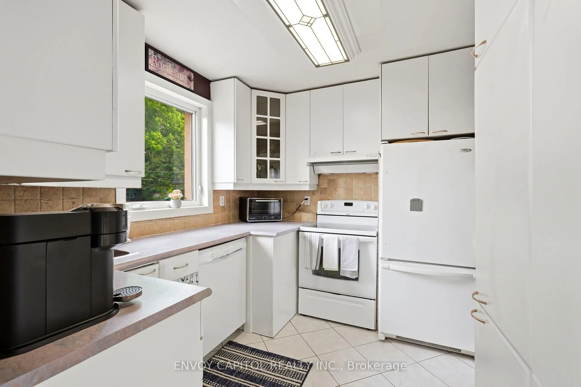 Photo 11 of 26 Deevale Road, North York, Downsview-Roding-CFB — HOMEH