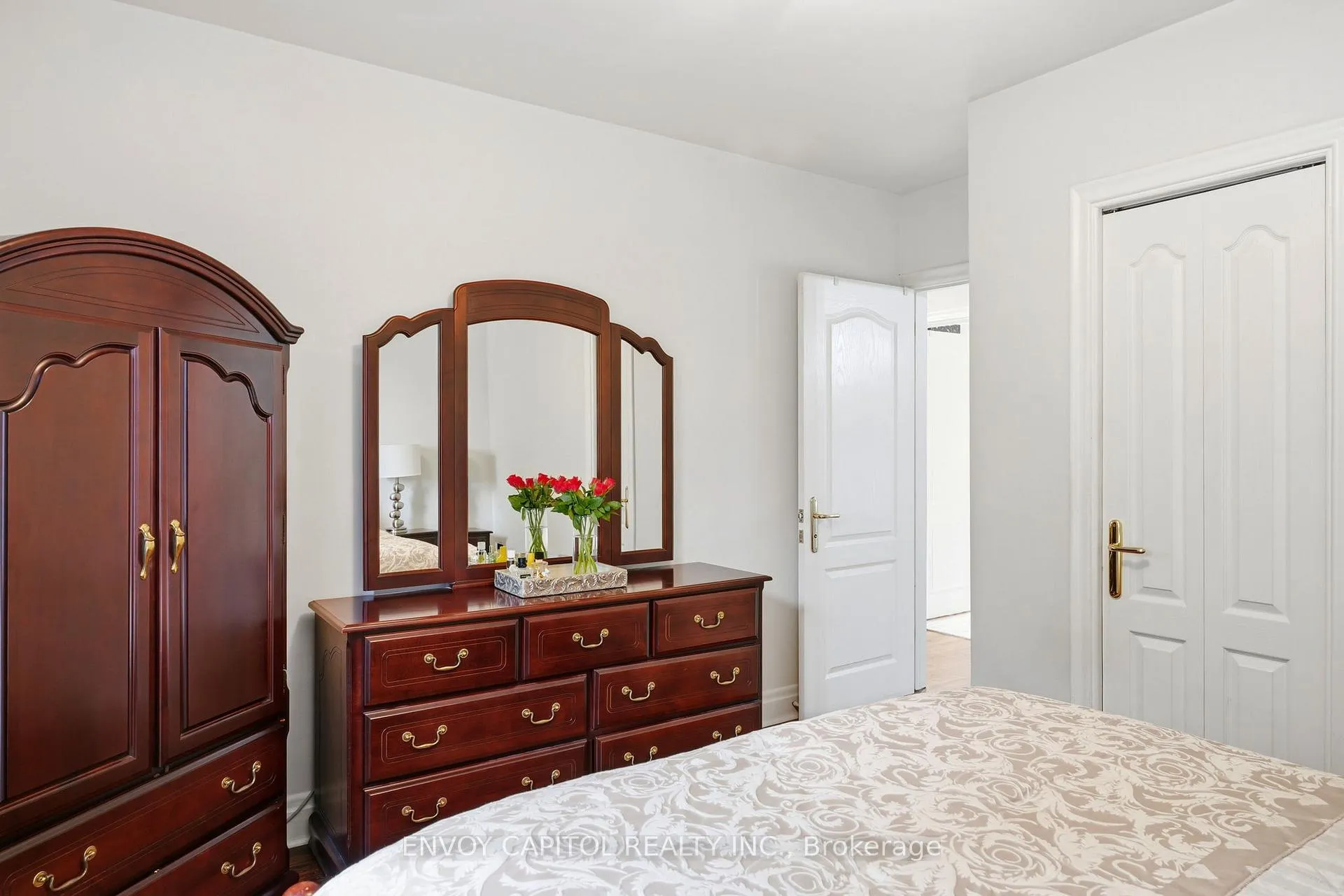 Photo 19 of 26 Deevale Road, North York, Downsview-Roding-CFB — HOMEH