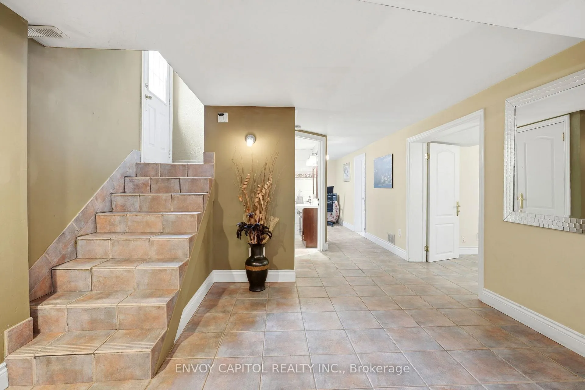Photo 22 of 26 Deevale Road, North York, Downsview-Roding-CFB — HOMEH