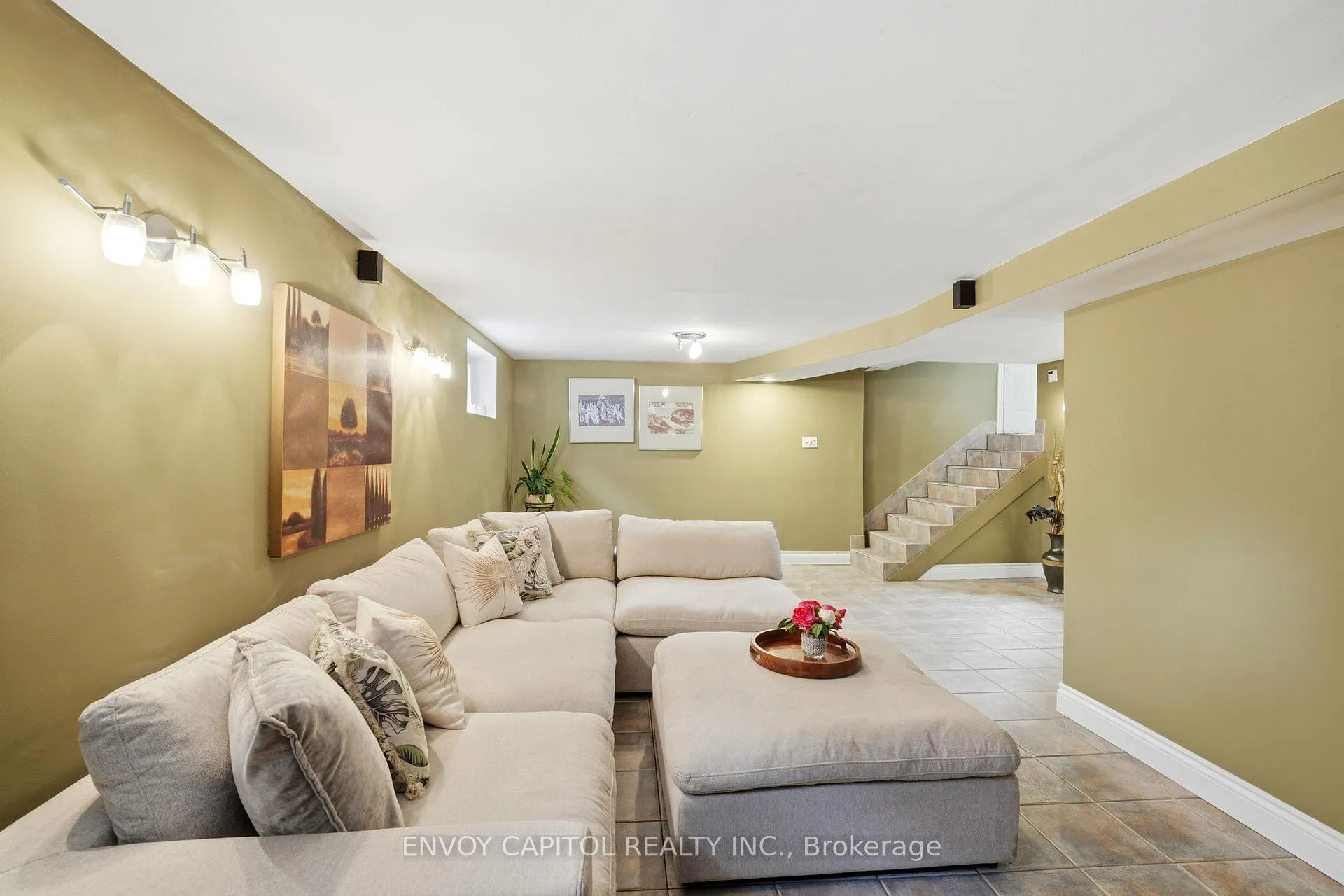 Photo 25 of 26 Deevale Road, North York, Downsview-Roding-CFB — HOMEH