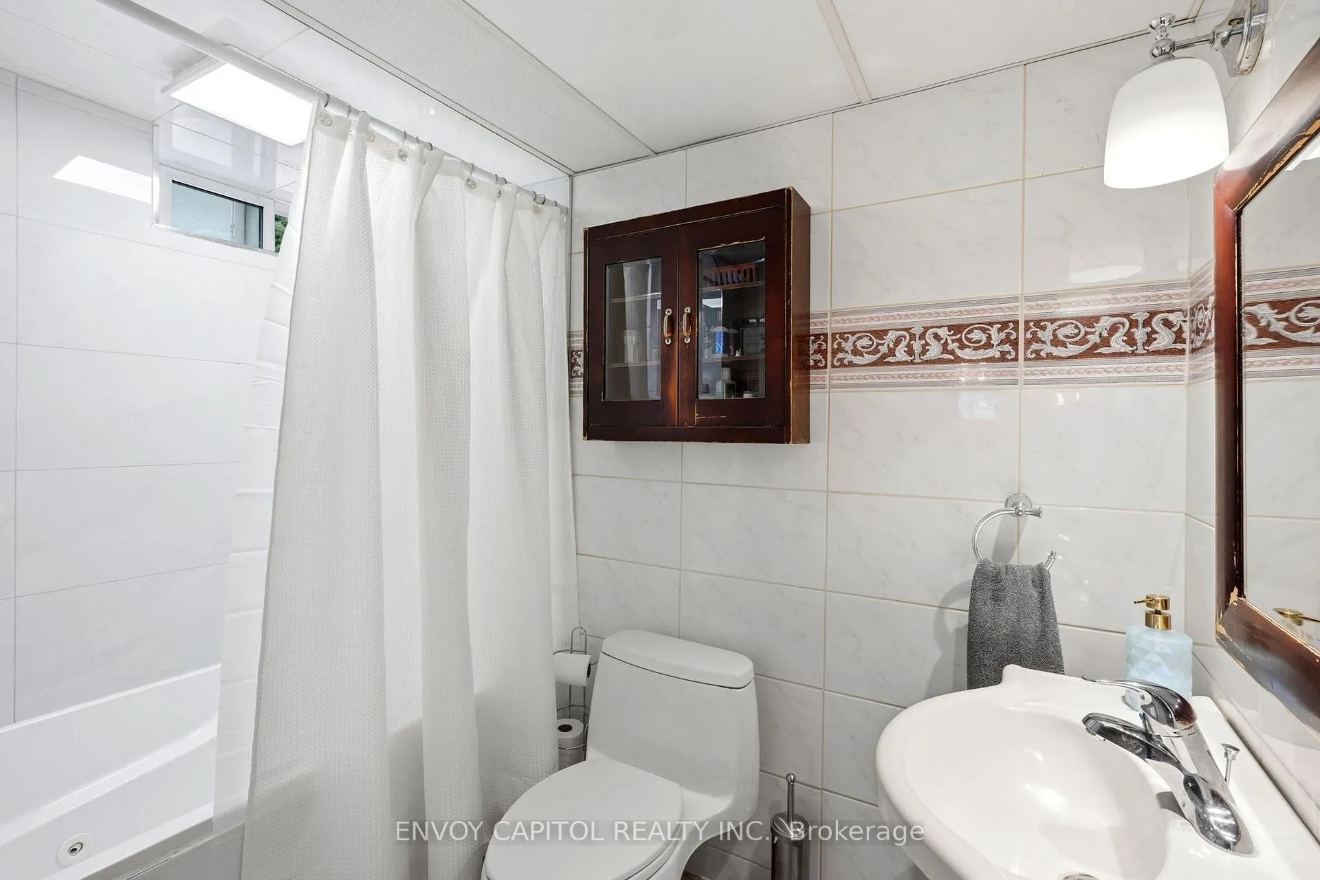 Photo 29 of 26 Deevale Road, North York, Downsview-Roding-CFB — HOMEH