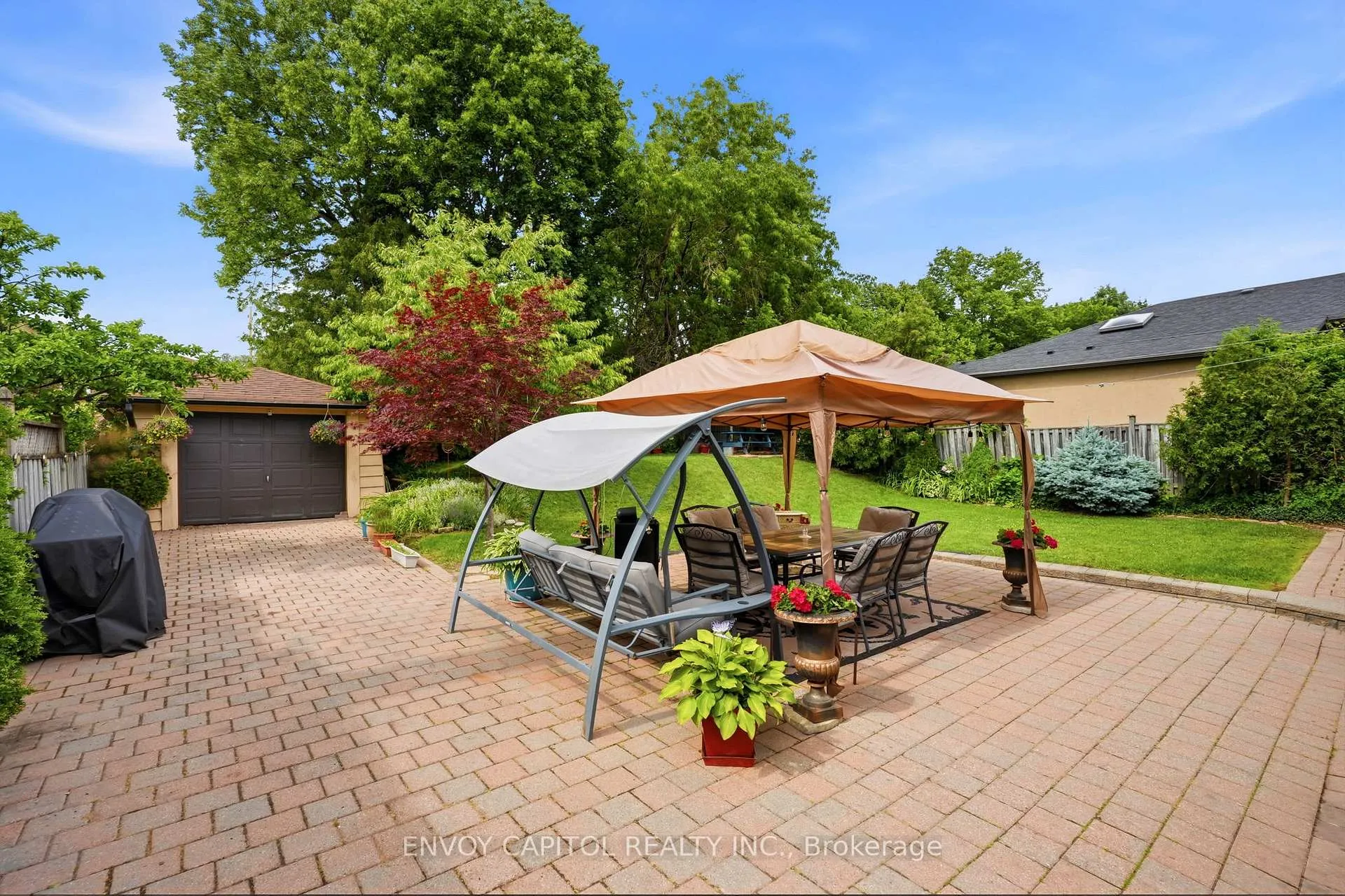 Photo 31 of 26 Deevale Road, North York, Downsview-Roding-CFB — HOMEH