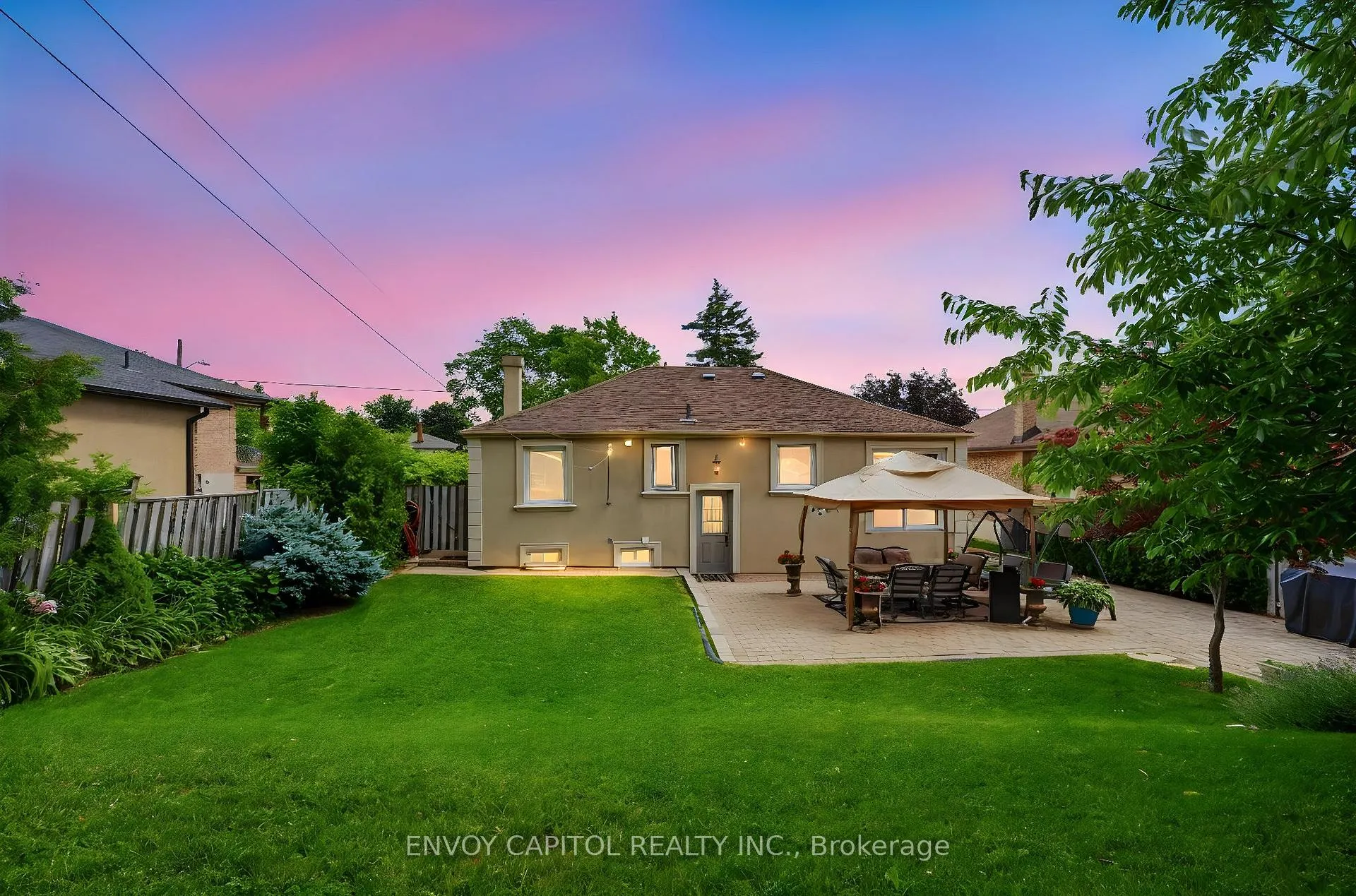 Photo 34 of 26 Deevale Road, North York, Downsview-Roding-CFB — HOMEH