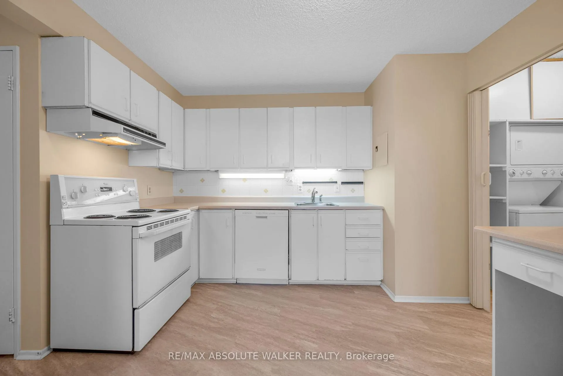Photo 4 of Unit 2003, 1285 Cahill Drive, Ottawa, South Keys — HOMEH