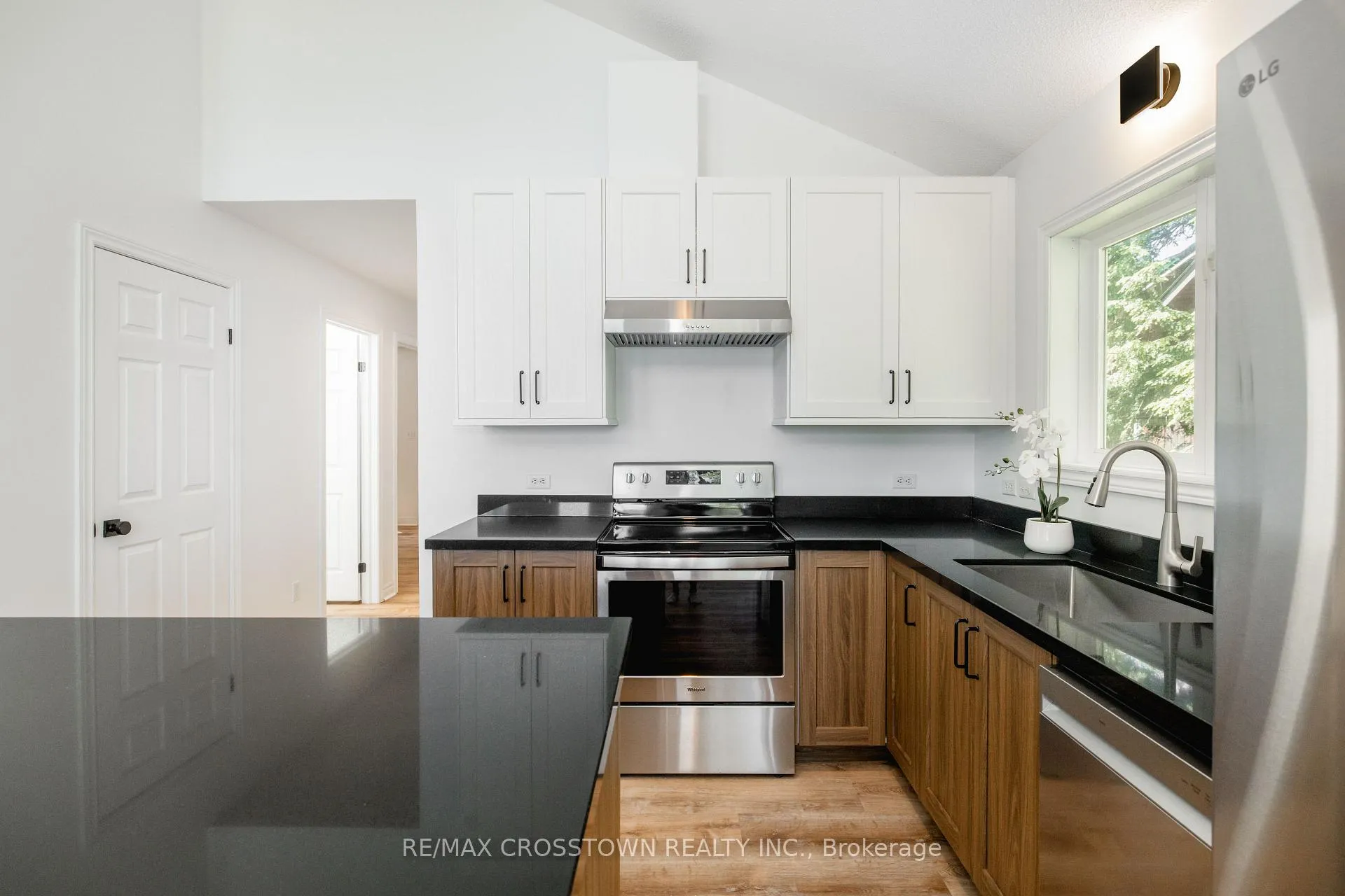 Photo 13 of 1799 Champlain Road, Tiny, Rural Tiny — HOMEH