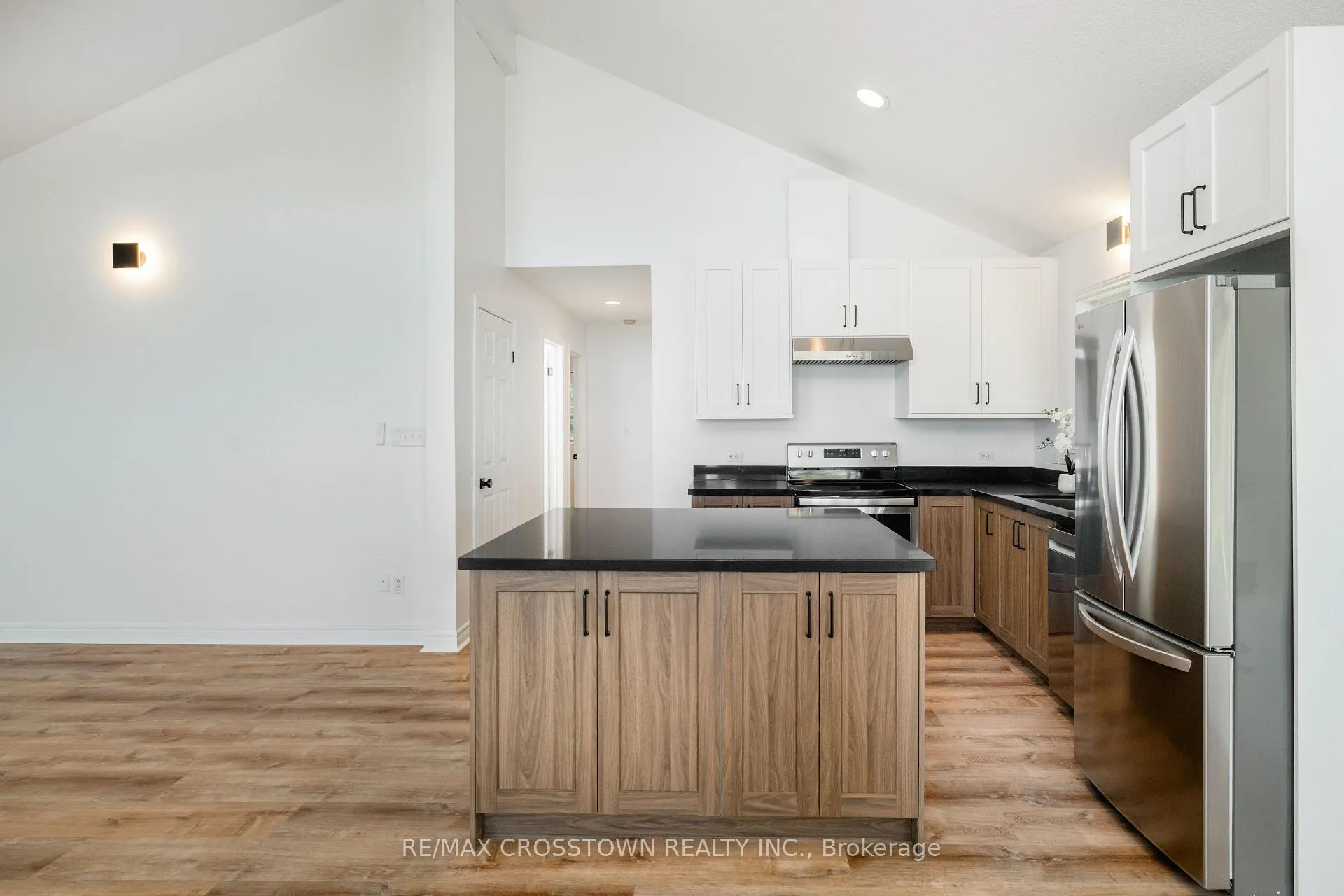 Photo 15 of 1799 Champlain Road, Tiny, Rural Tiny — HOMEH