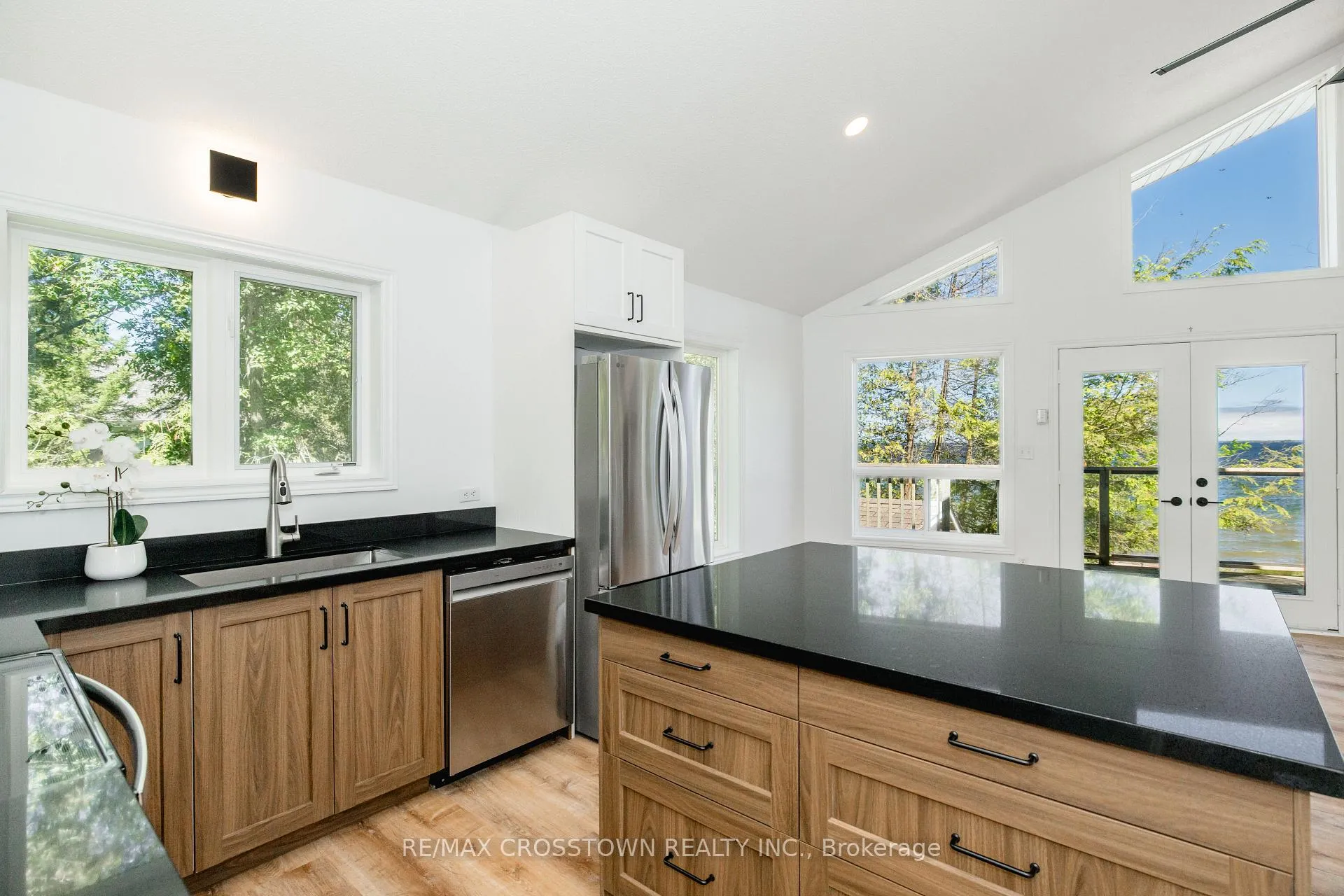 Photo 16 of 1799 Champlain Road, Tiny, Rural Tiny — HOMEH