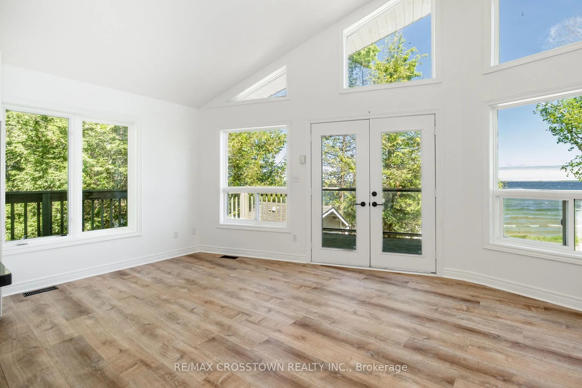 Photo 17 of 1799 Champlain Road, Tiny, Rural Tiny — HOMEH