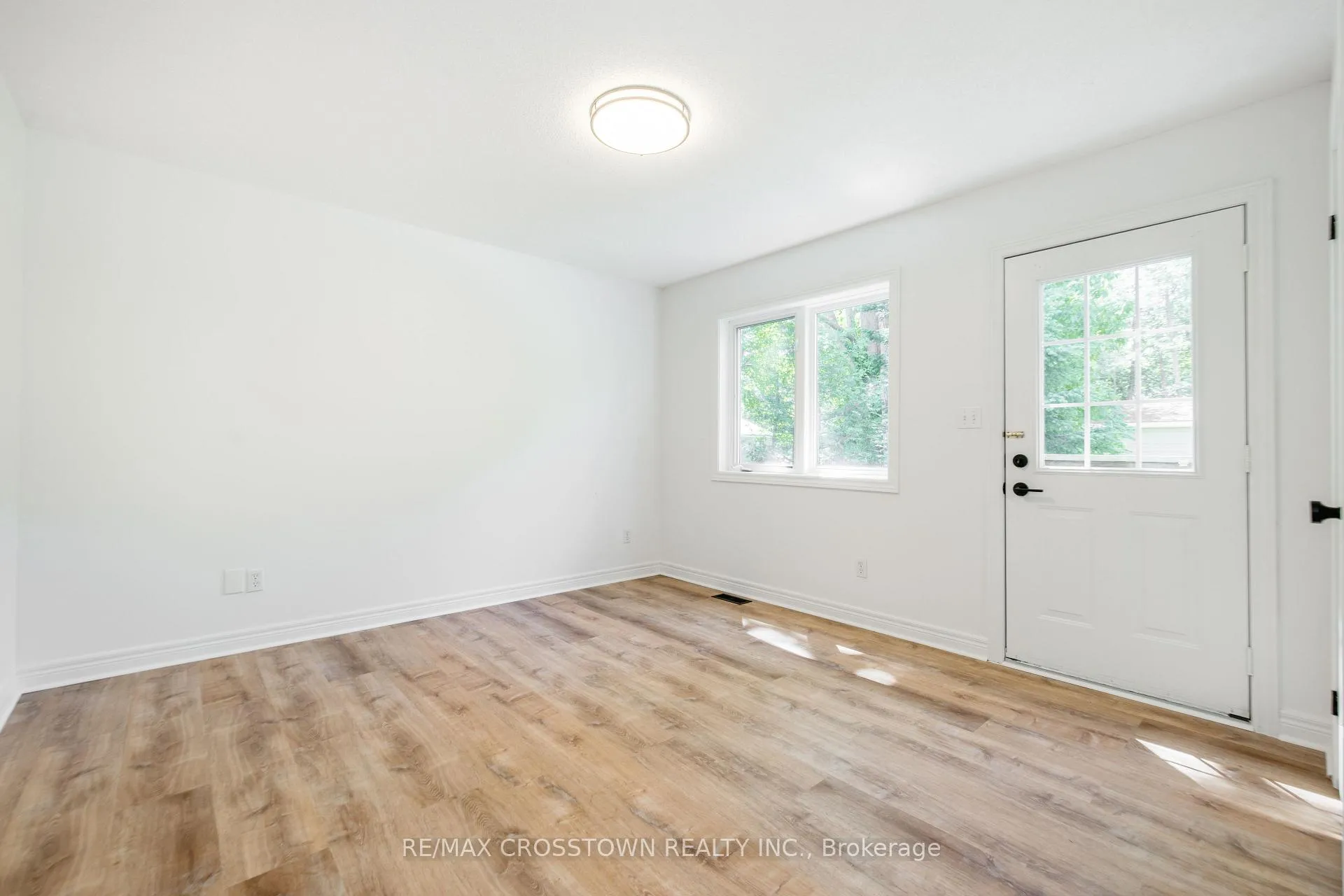 Photo 22 of 1799 Champlain Road, Tiny, Rural Tiny — HOMEH
