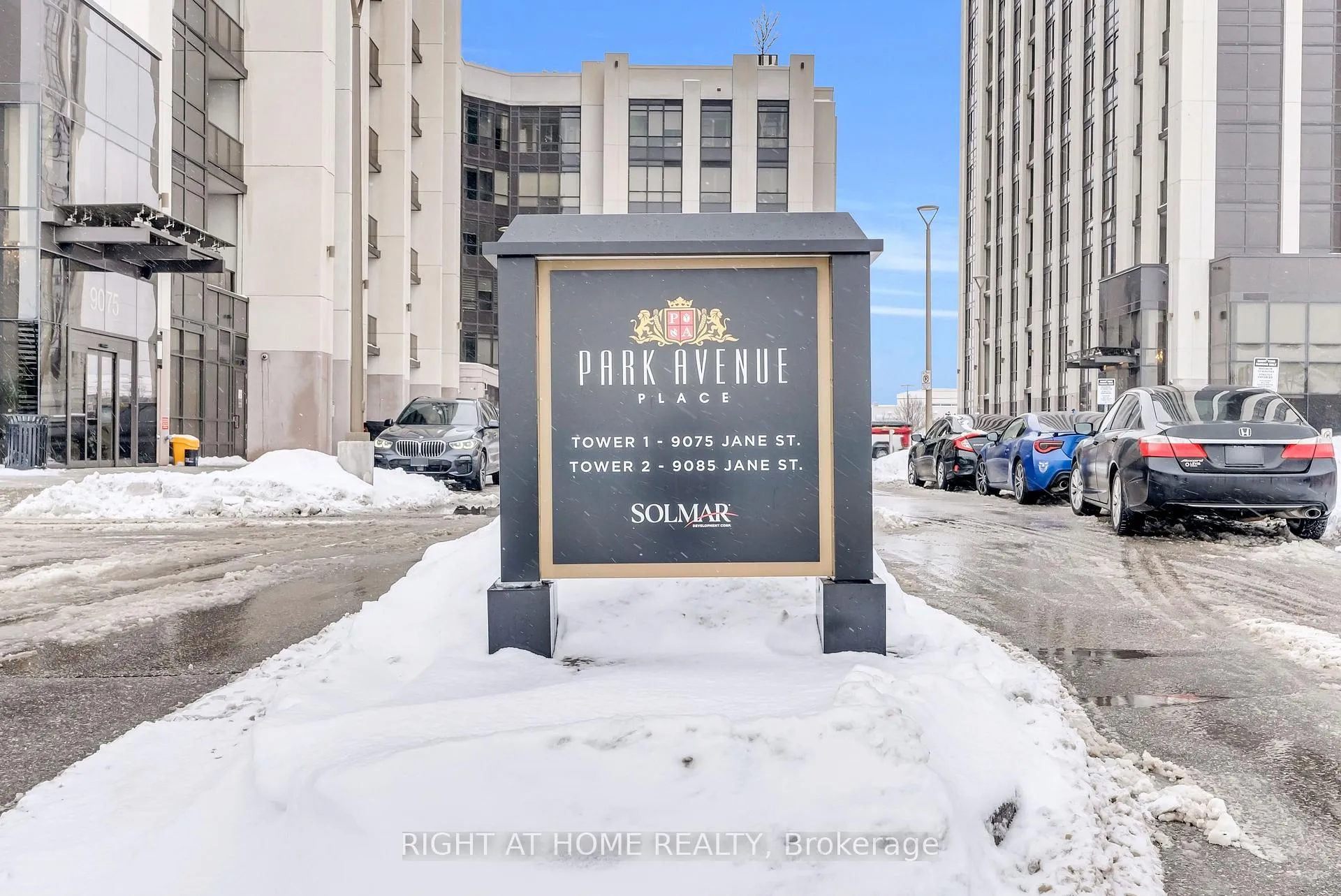 Photo 3 of Unit 704, 9075 Jane Street, Vaughan, Concord — HOMEH
