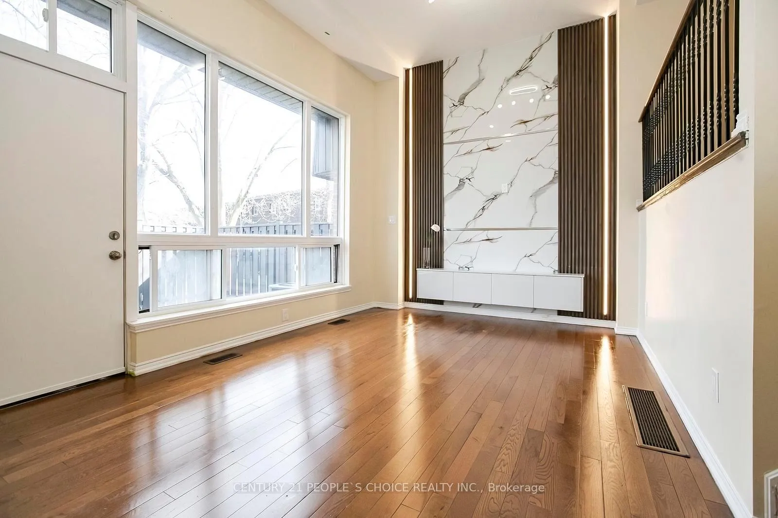 Photo 6 of Unit 117, 23 Darras Court, Brampton, Southgate — HOMEH
