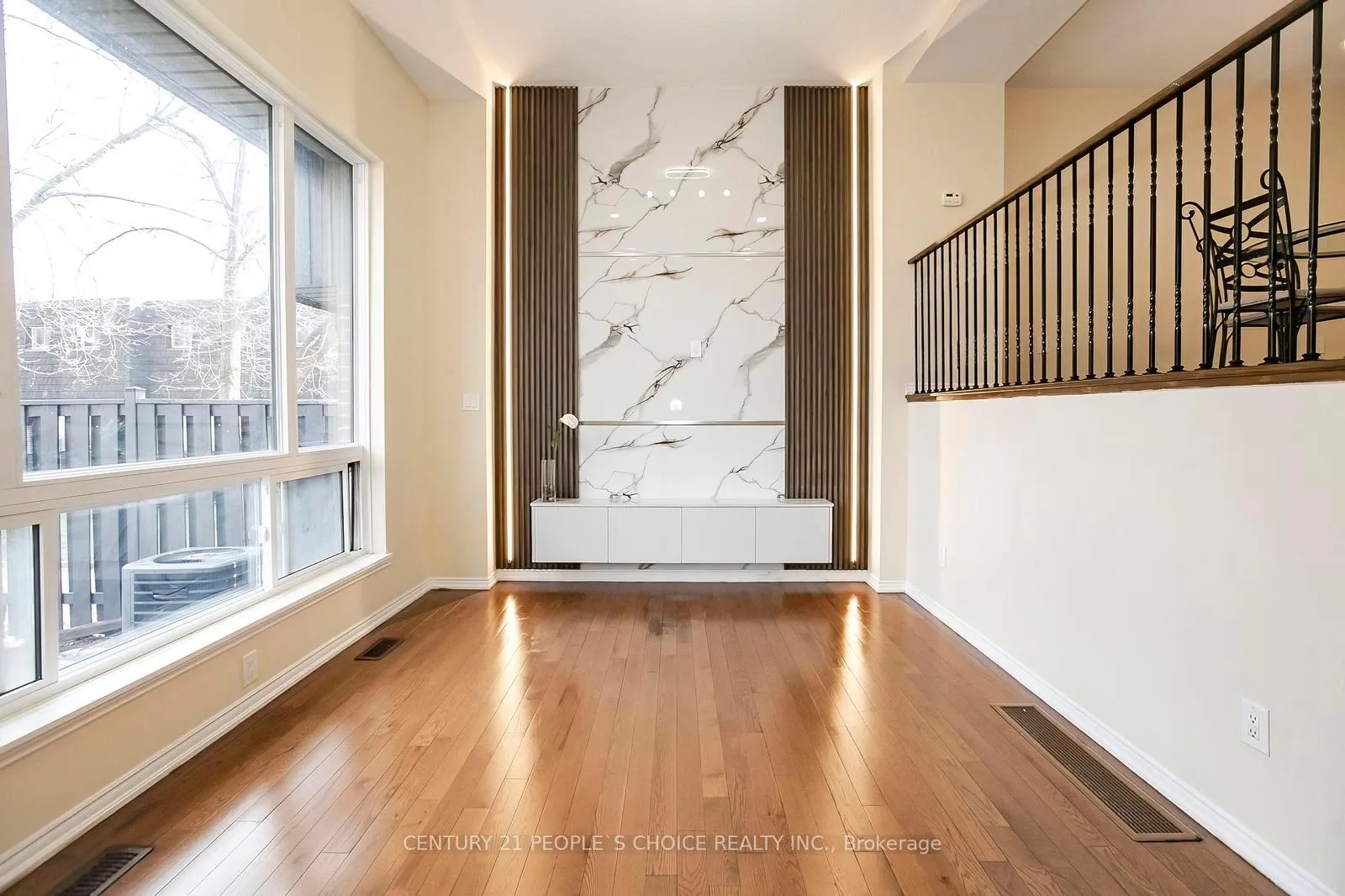 Photo 7 of Unit 117, 23 Darras Court, Brampton, Southgate — HOMEH
