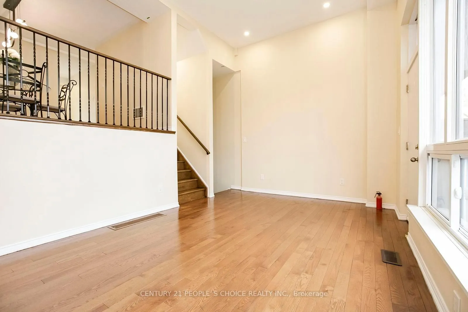 Photo 9 of Unit 117, 23 Darras Court, Brampton, Southgate — HOMEH