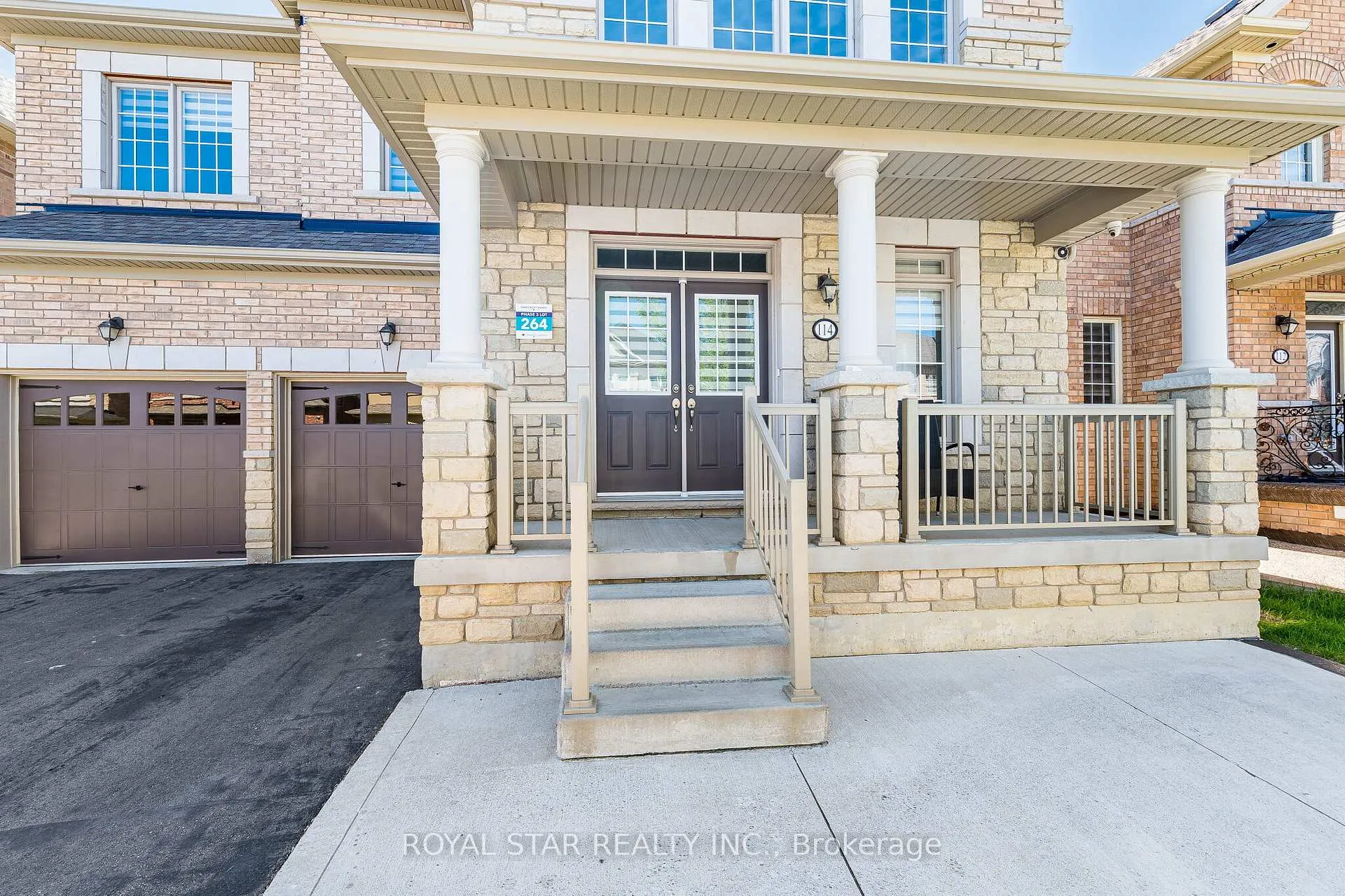 Photo 3 of 114 Folgate Crescent, Brampton, Sandringham-Wellington North — HOMEH