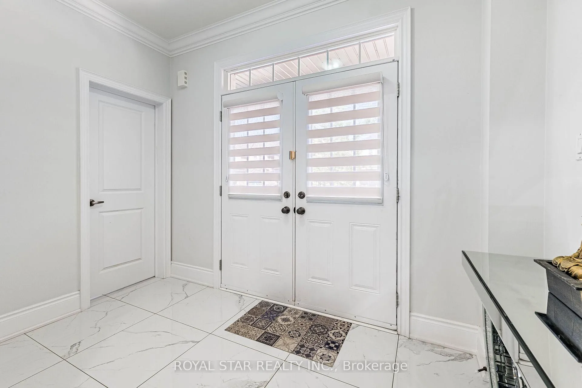 Photo 5 of 114 Folgate Crescent, Brampton, Sandringham-Wellington North — HOMEH
