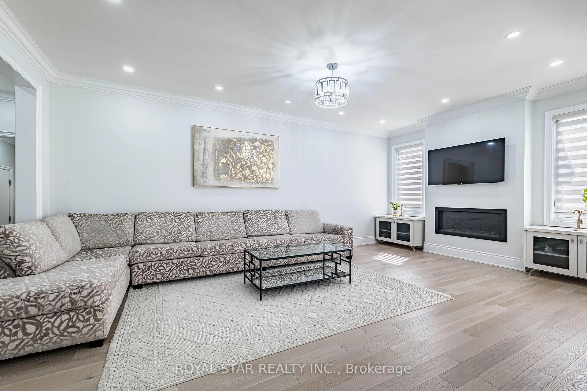 Photo 19 of 114 Folgate Crescent, Brampton, Sandringham-Wellington North — HOMEH