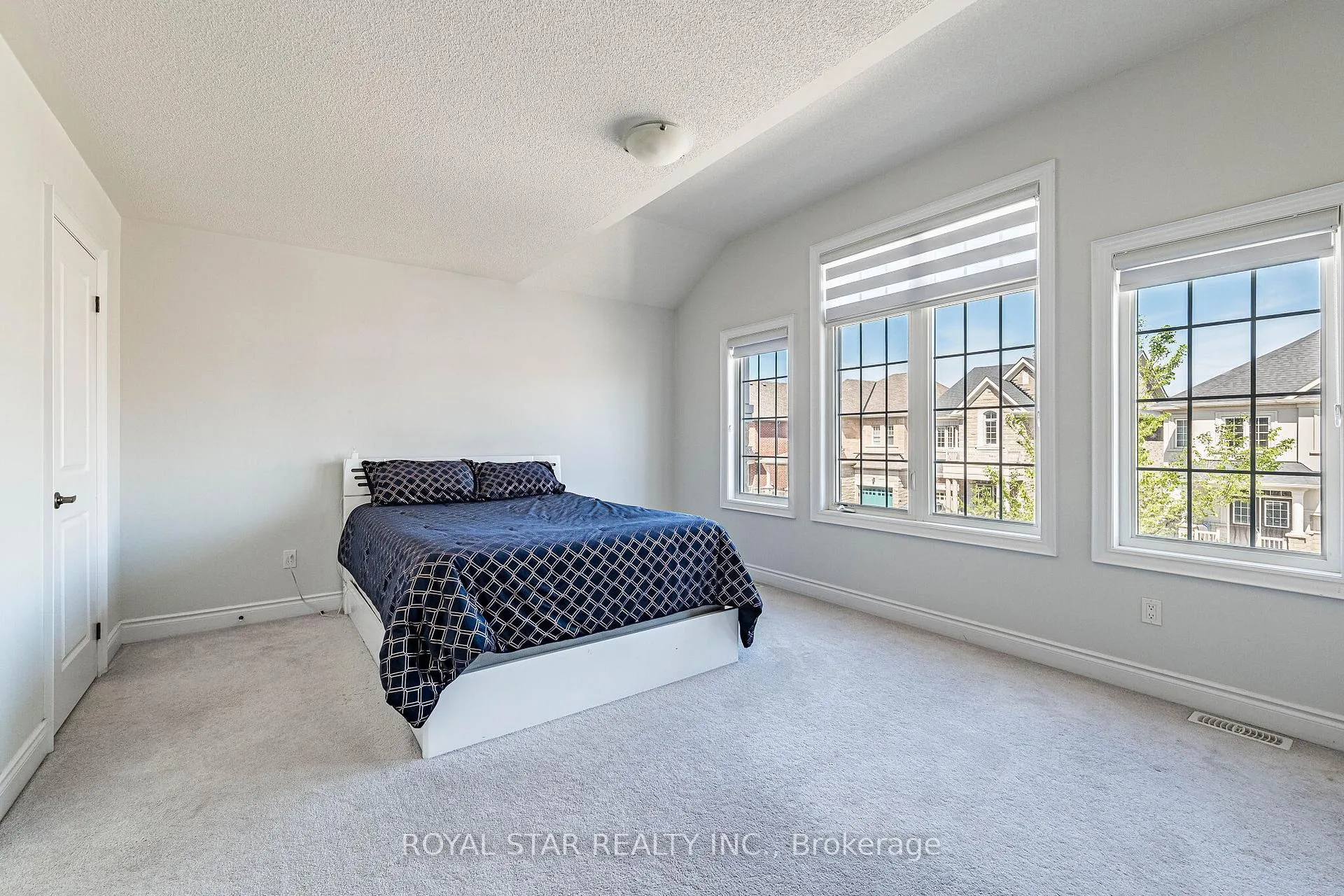 Photo 27 of 114 Folgate Crescent, Brampton, Sandringham-Wellington North — HOMEH