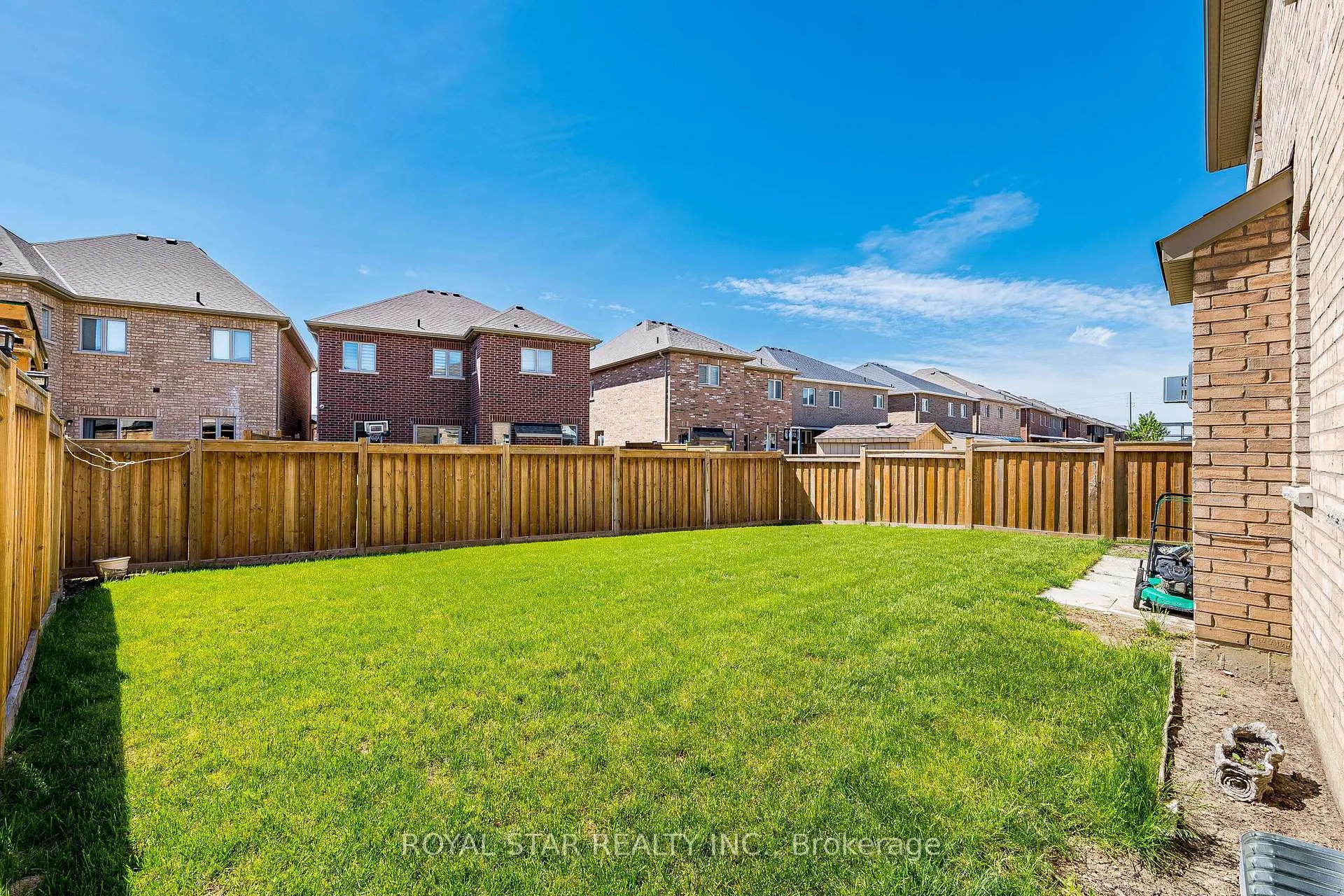 Photo 50 of 114 Folgate Crescent, Brampton, Sandringham-Wellington North — HOMEH