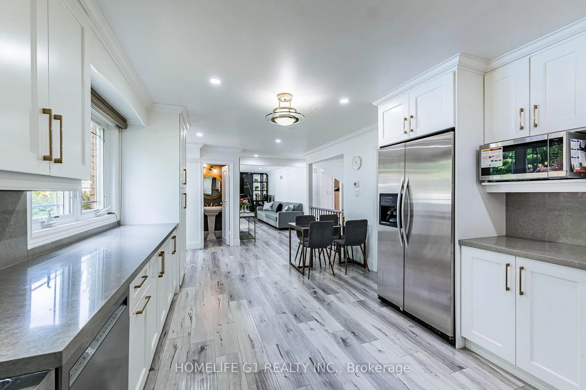 Photo 12 of 17 Crescent Hills Drive S, Brampton, Central Park — HOMEH