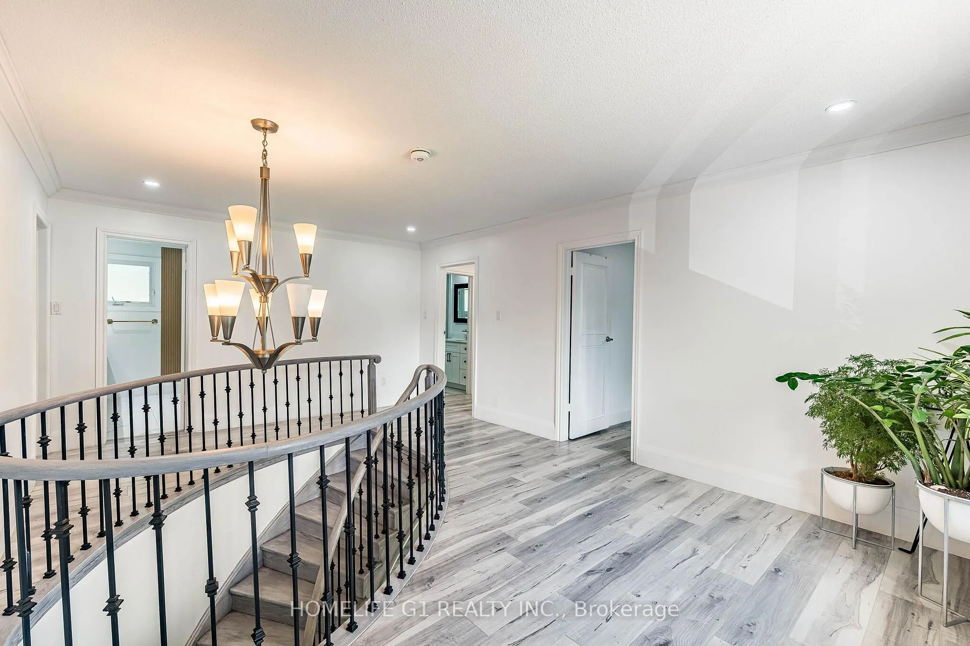 Photo 20 of 17 Crescent Hills Drive S, Brampton, Central Park — HOMEH