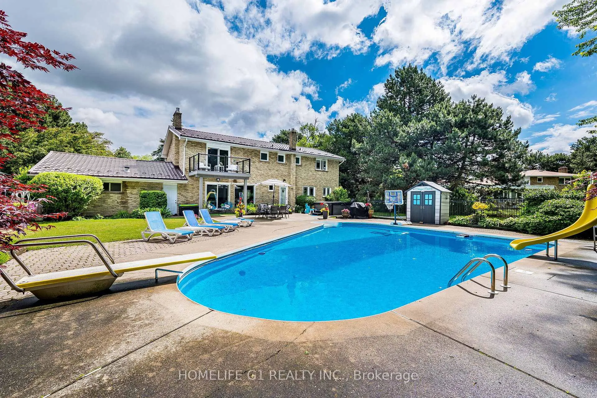 Photo 46 of 17 Crescent Hills Drive S, Brampton, Central Park — HOMEH