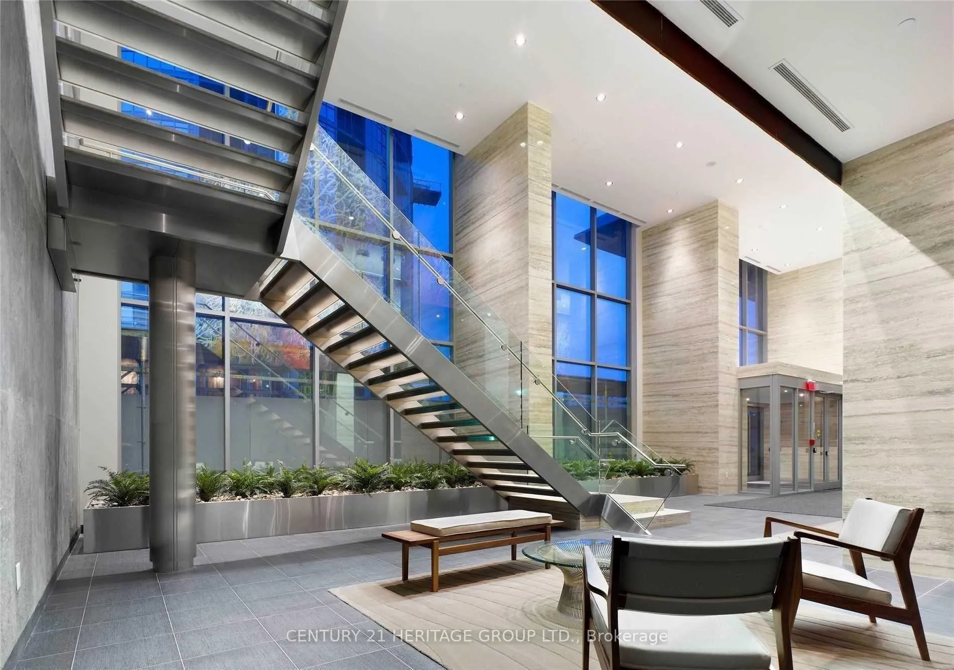 Photo 5 of Unit 2009, 15 Iceboat Terrace, Toronto, Waterfront Communities — HOMEH