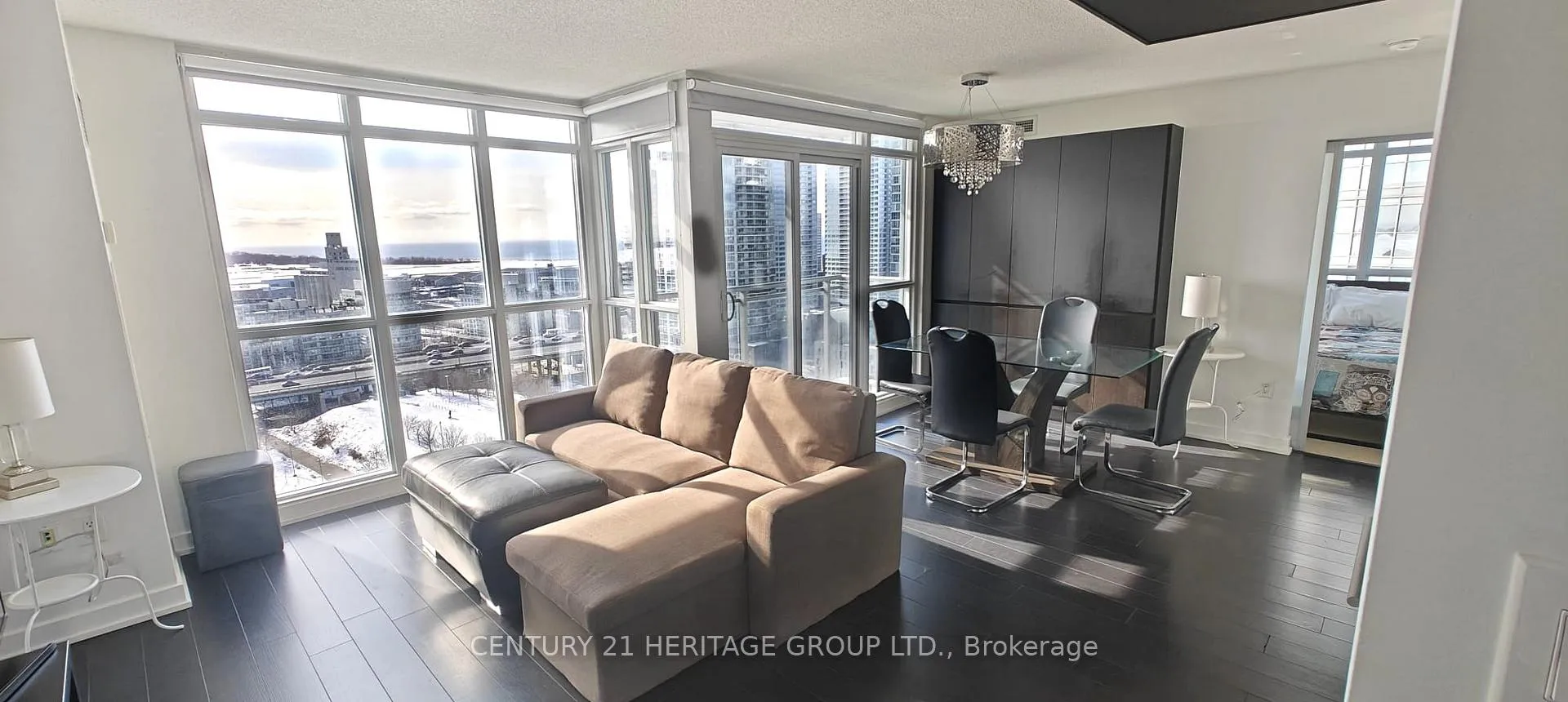 Photo 7 of Unit 2009, 15 Iceboat Terrace, Toronto, Waterfront Communities — HOMEH