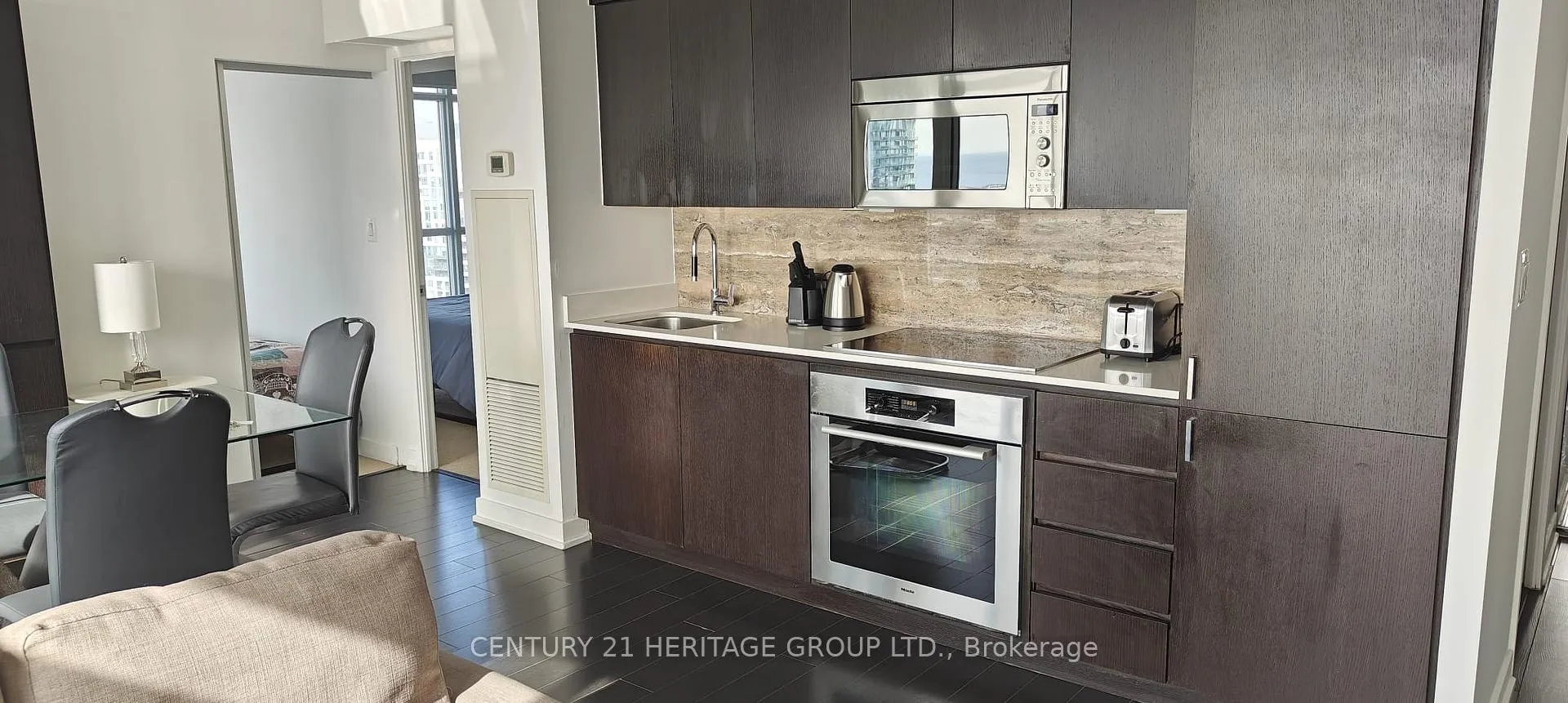 Photo 8 of Unit 2009, 15 Iceboat Terrace, Toronto, Waterfront Communities — HOMEH