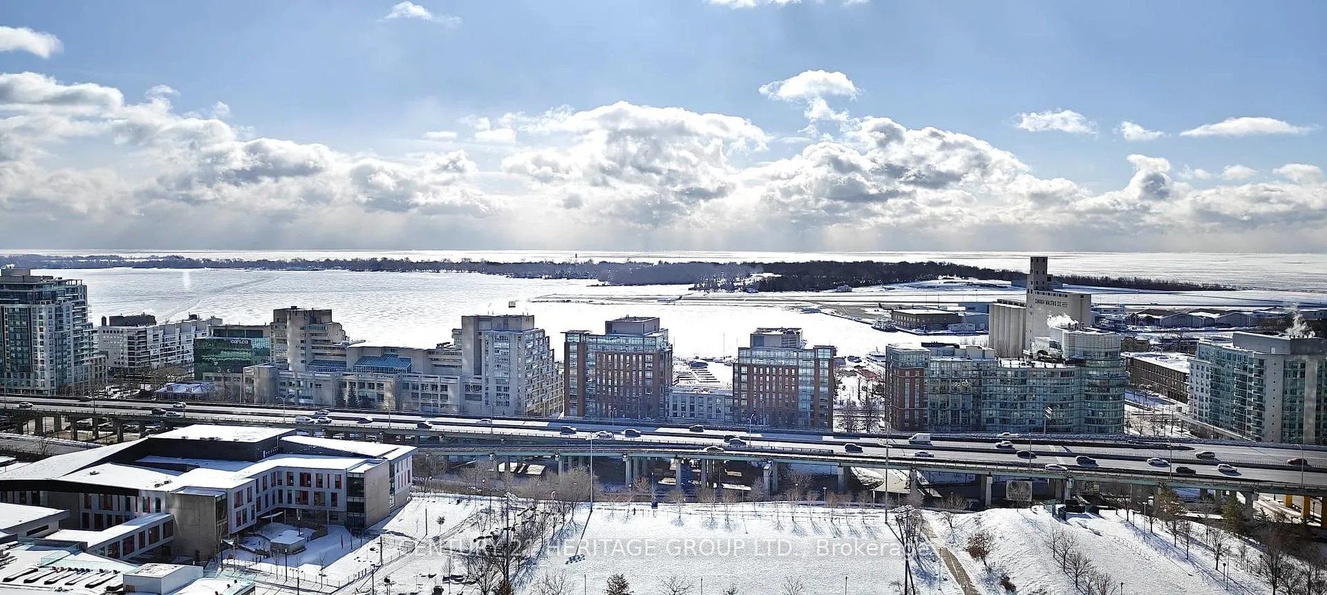 Photo 10 of Unit 2009, 15 Iceboat Terrace, Toronto, Waterfront Communities — HOMEH