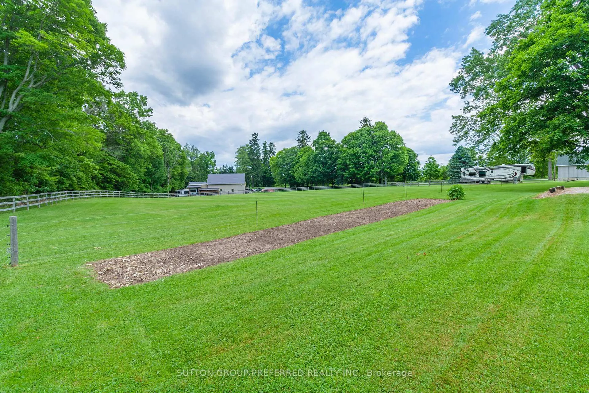 Photo 33 of 46715 Jamestown Line, Central Elgin, Rural Central Elgin — HOMEH