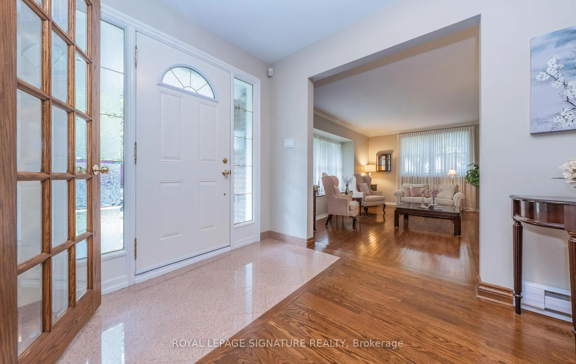 Photo 3 of 2 Gablehurst Crescent, Scarborough, Tam O'Shanter-Sullivan — HOMEH
