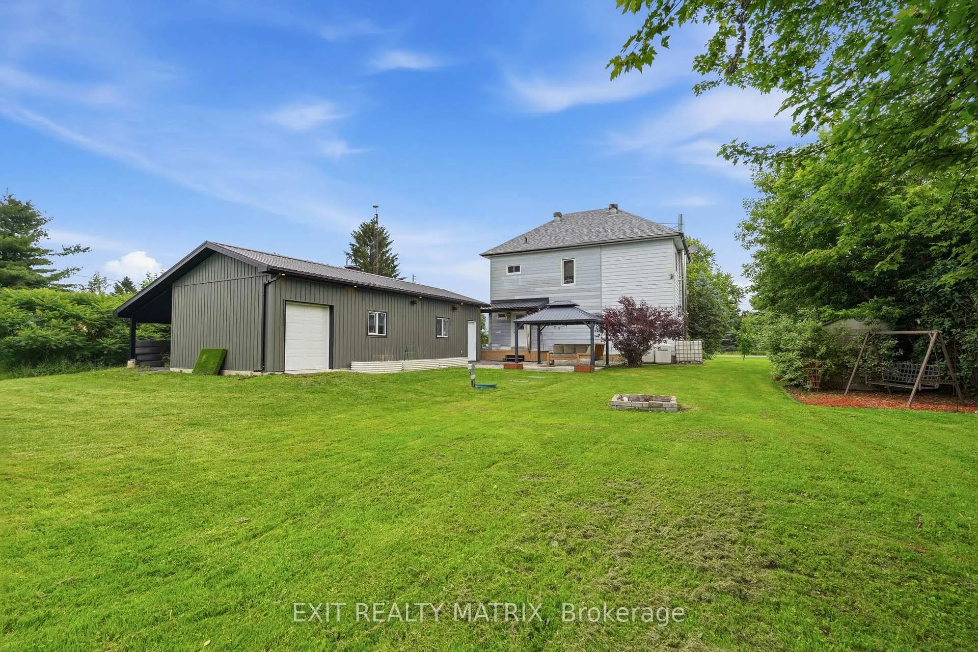 Photo 3 of 1320 St Joseph Road, Russell, Russell Twp — HOMEH