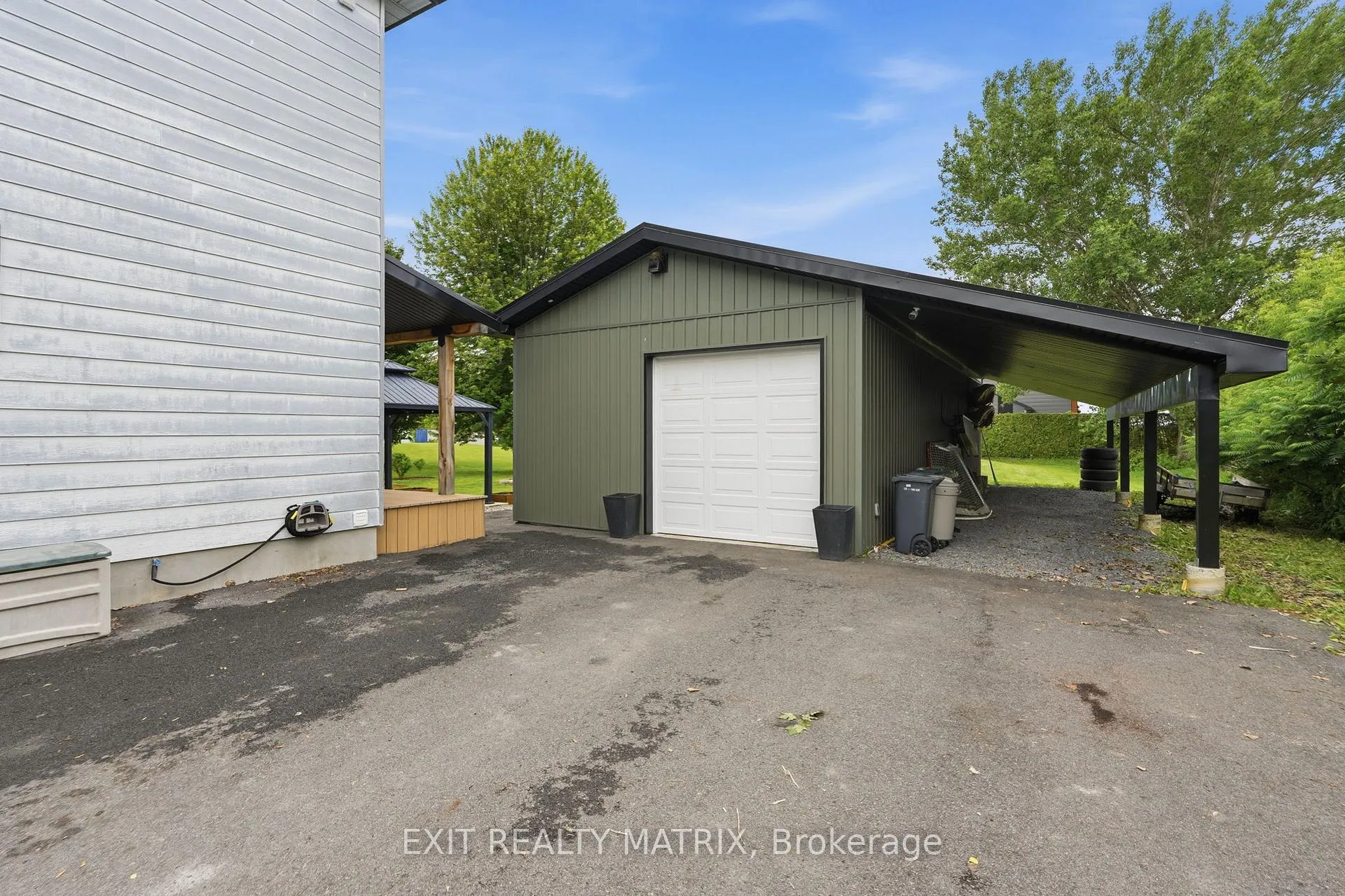 Photo 2 of 1320 St Joseph Road, Russell, Russell Twp — HOMEH