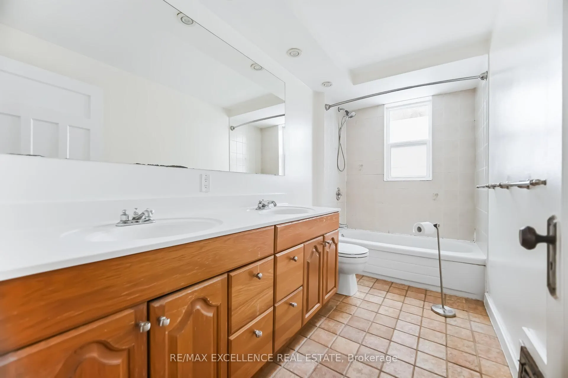 Photo 34 of 7 Arundel Avenue, Toronto, Playter Estates-Danforth — HOMEH