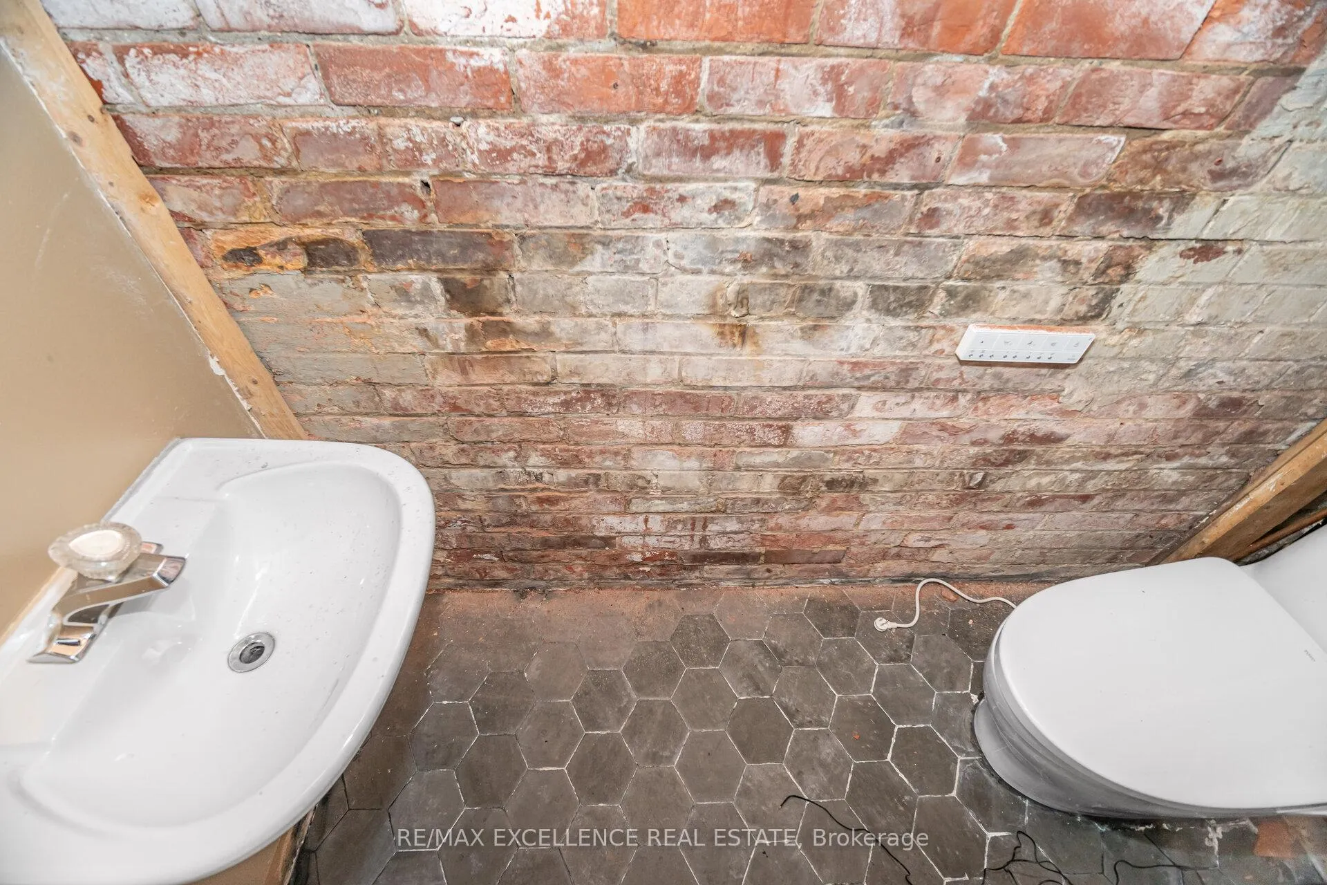 Photo 41 of 7 Arundel Avenue, Toronto, Playter Estates-Danforth — HOMEH