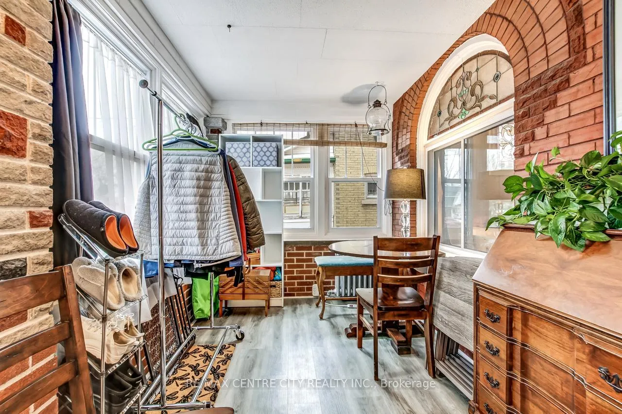 Photo 3 of 92 Forest Avenue, St. Thomas — HOMEH